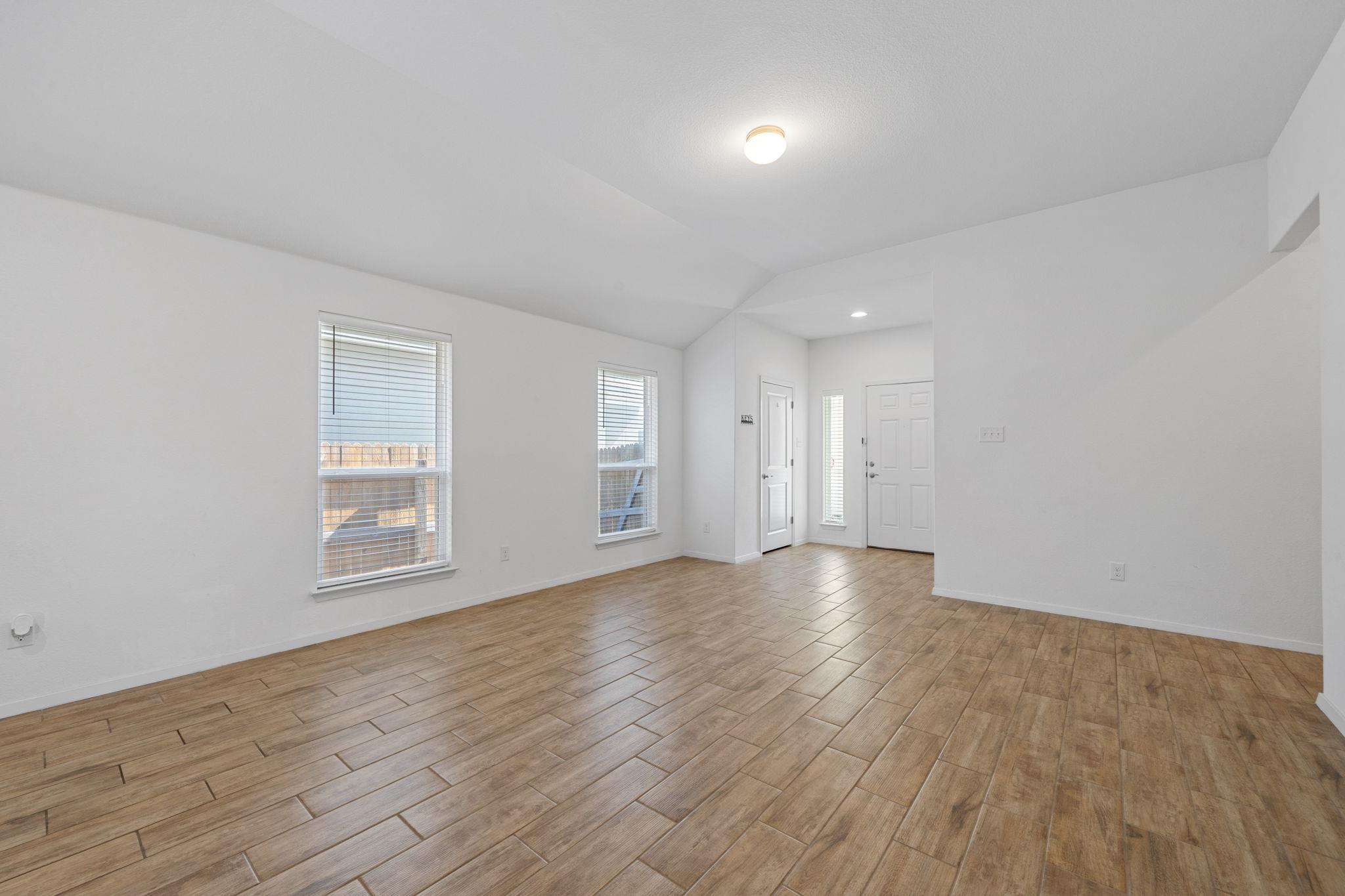 MLS #1099803 image #2