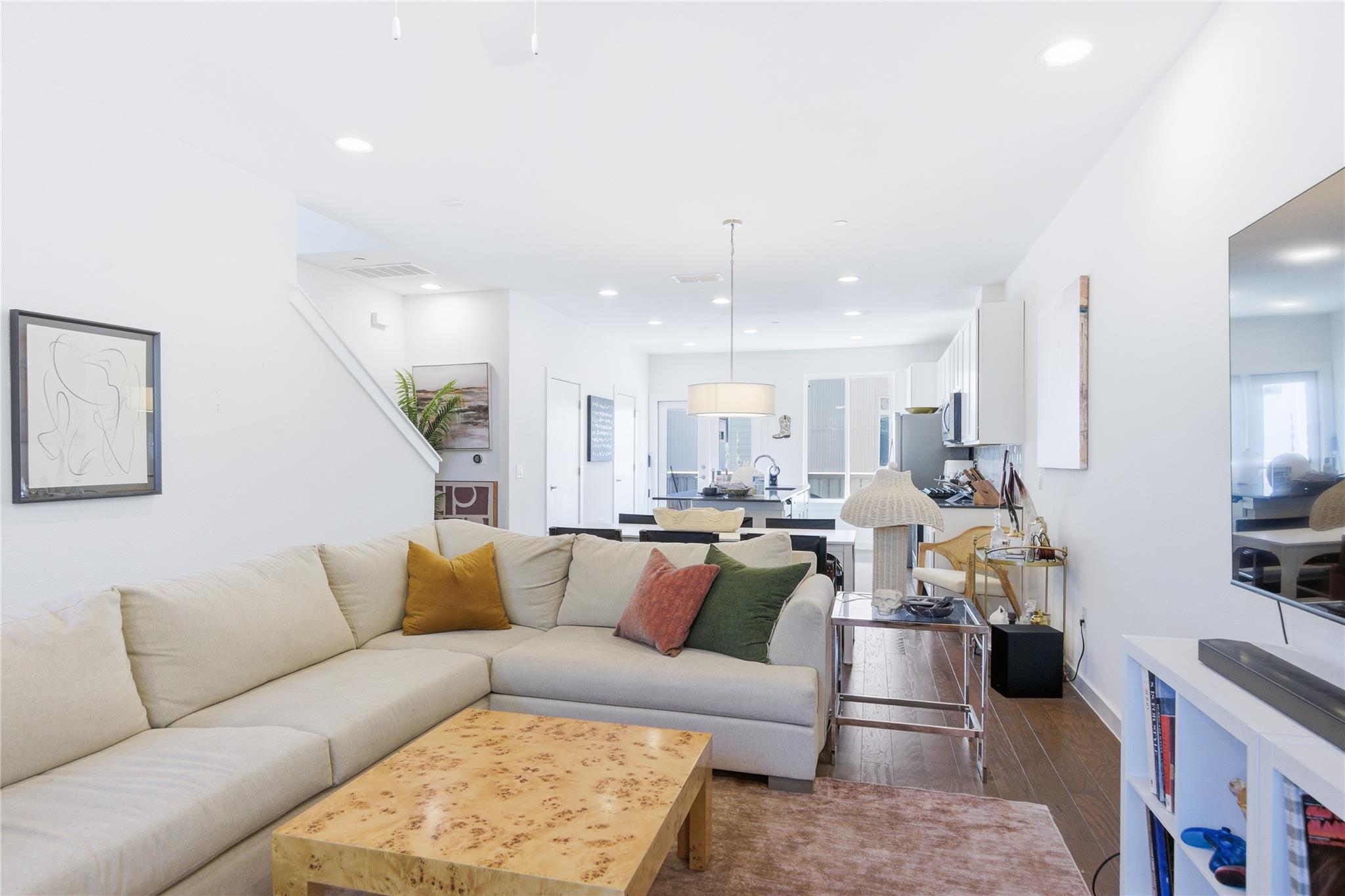 MLS #9718322 image #2