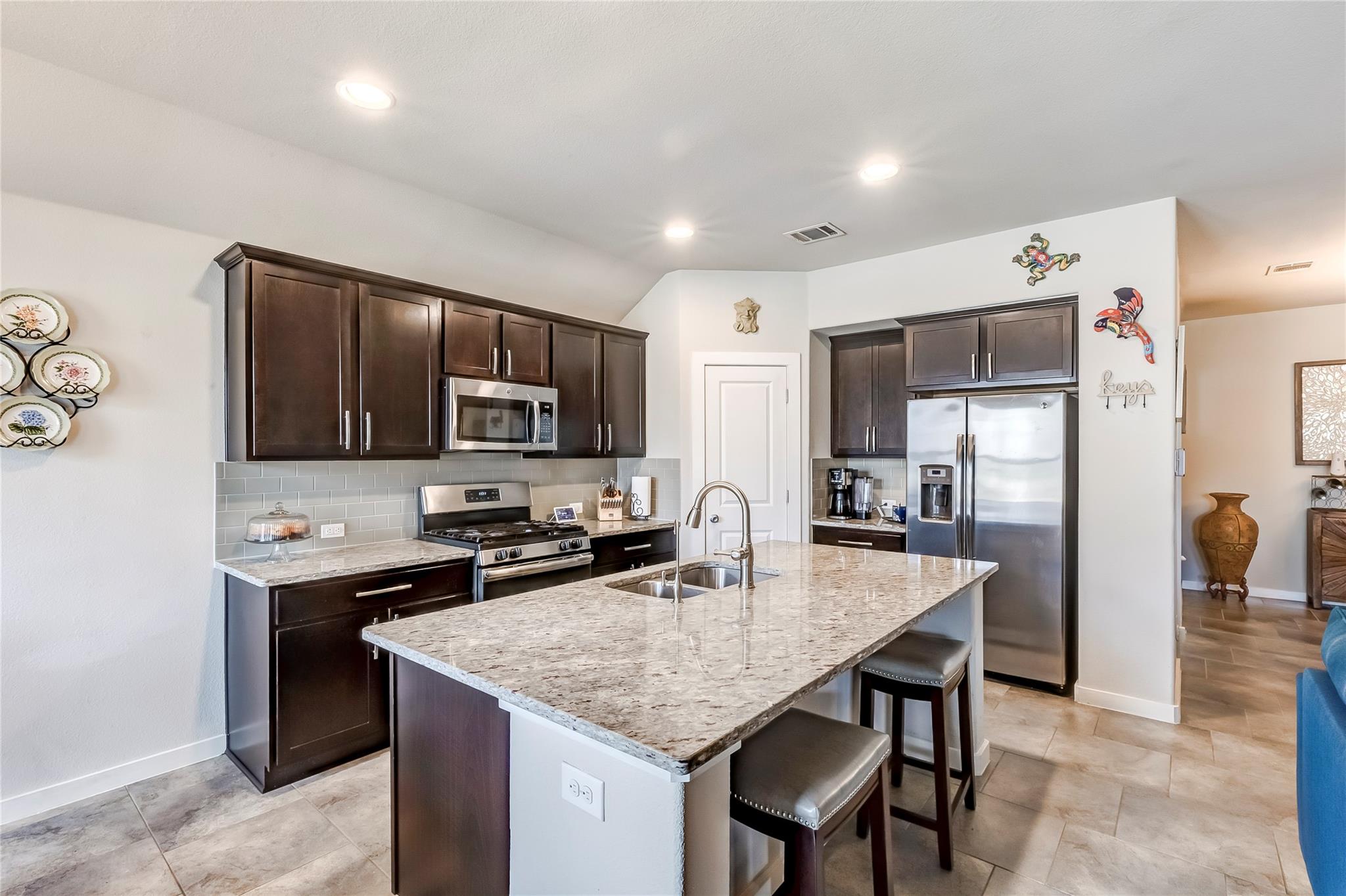 MLS #9729829 image #2