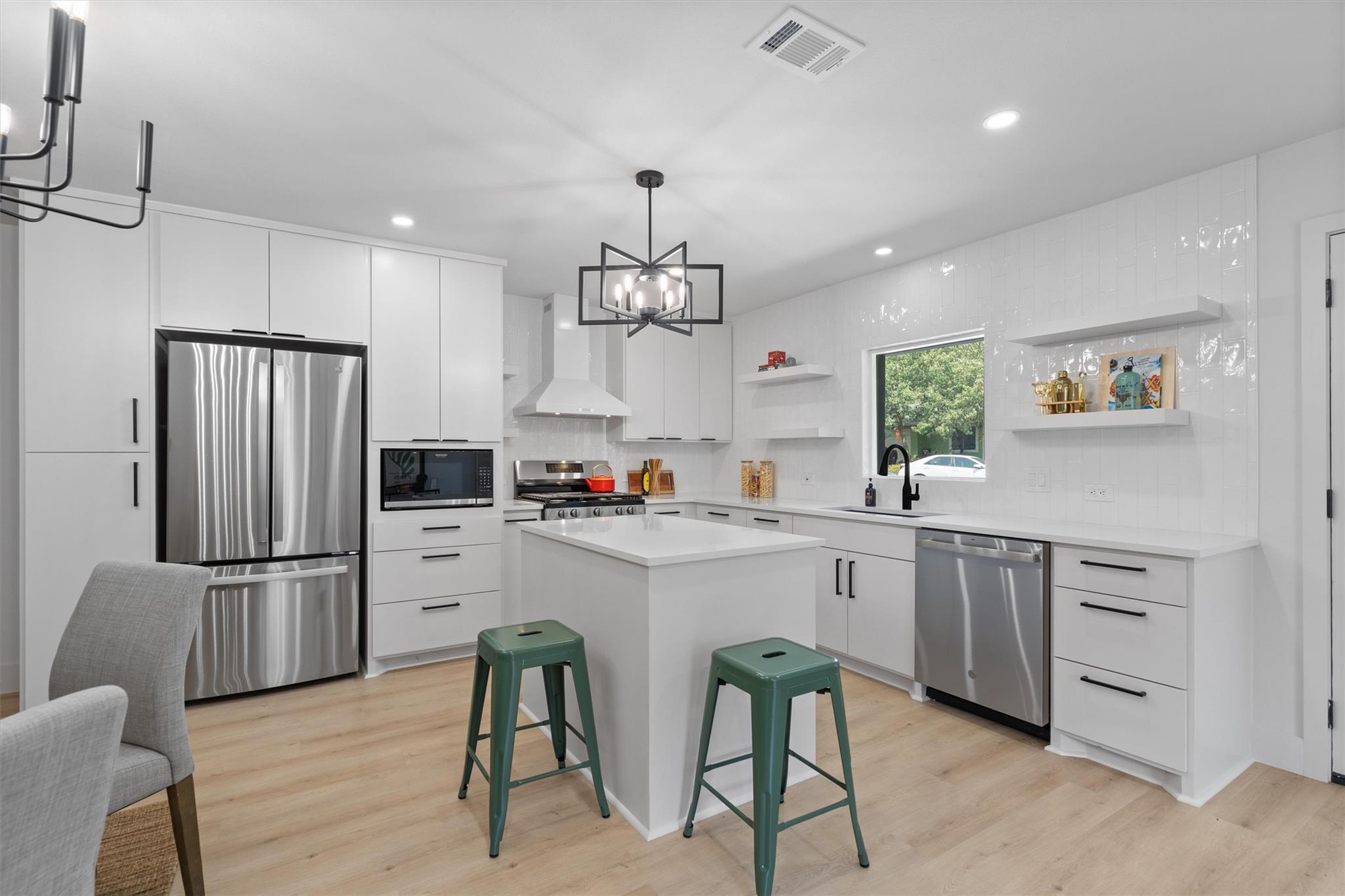 MLS #9975589 image #2