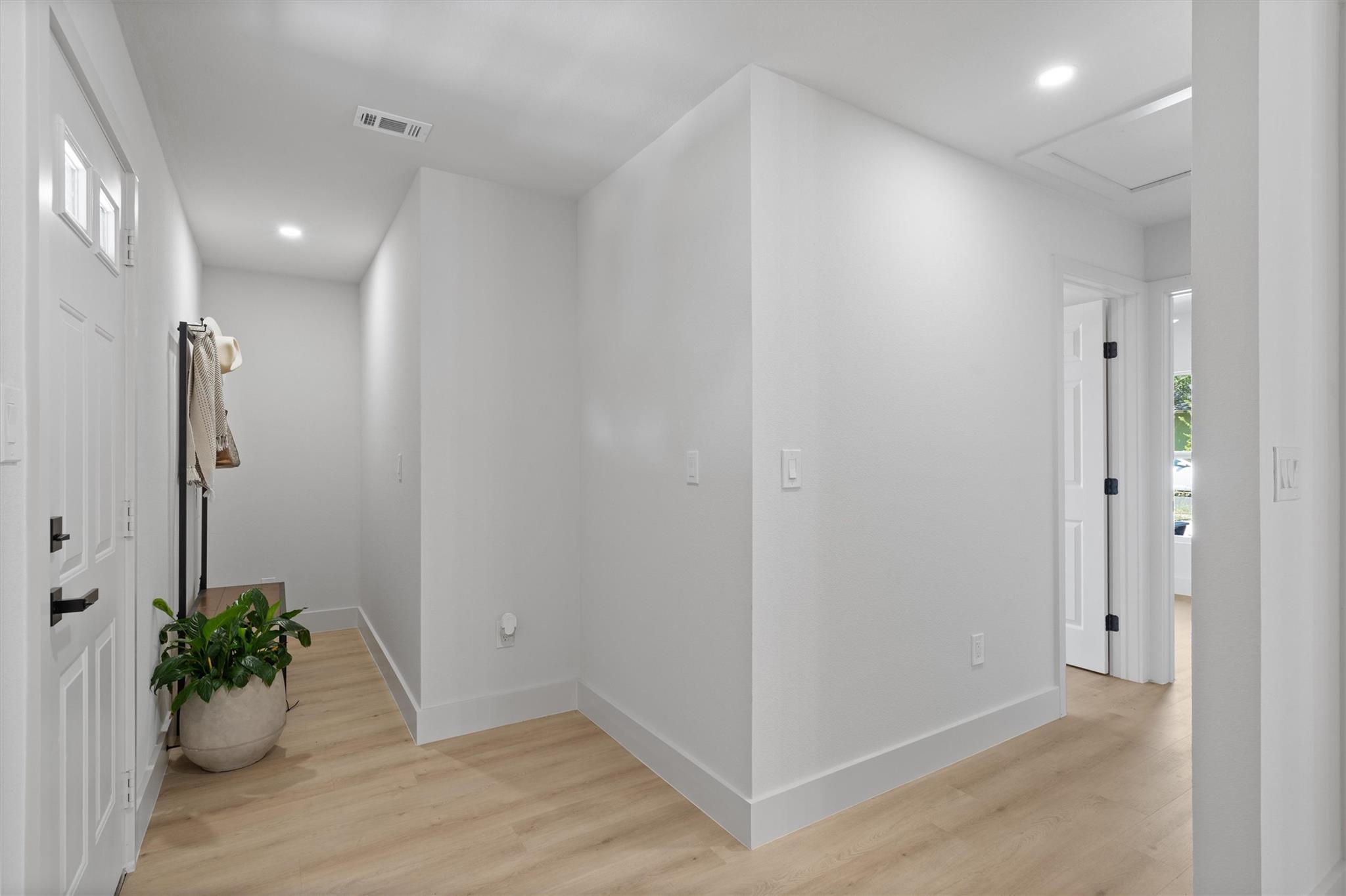 MLS #9975589 image #24