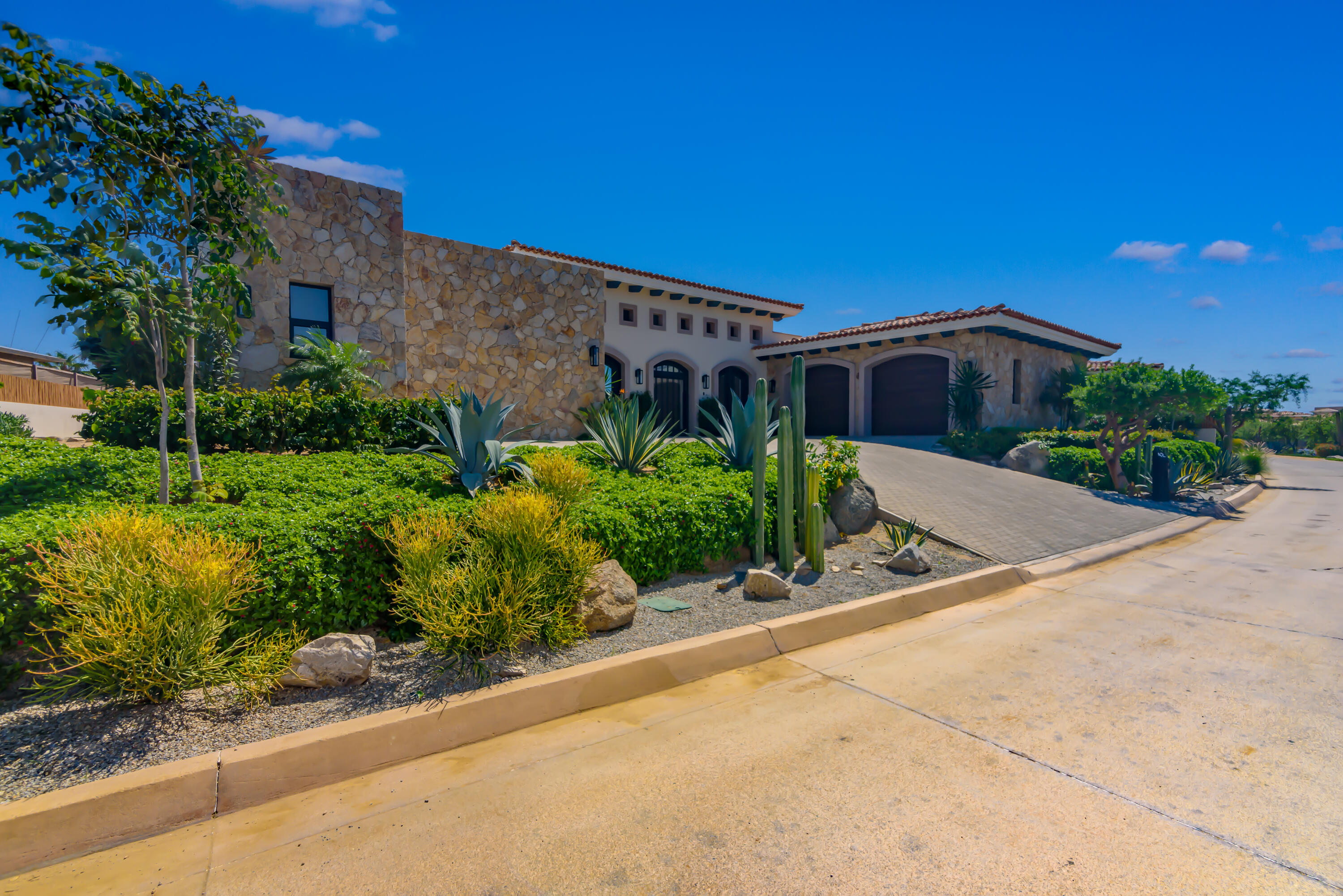 MLS #24-4342 image #0