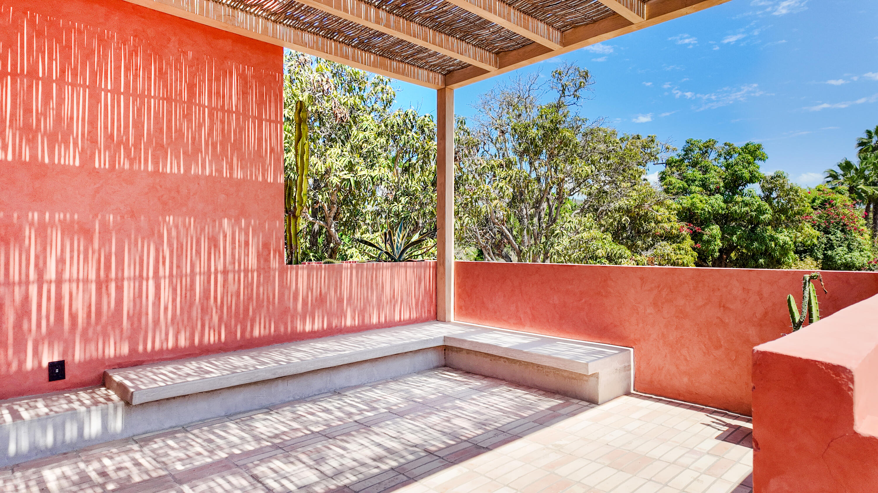 MLS #24-4895 image #2