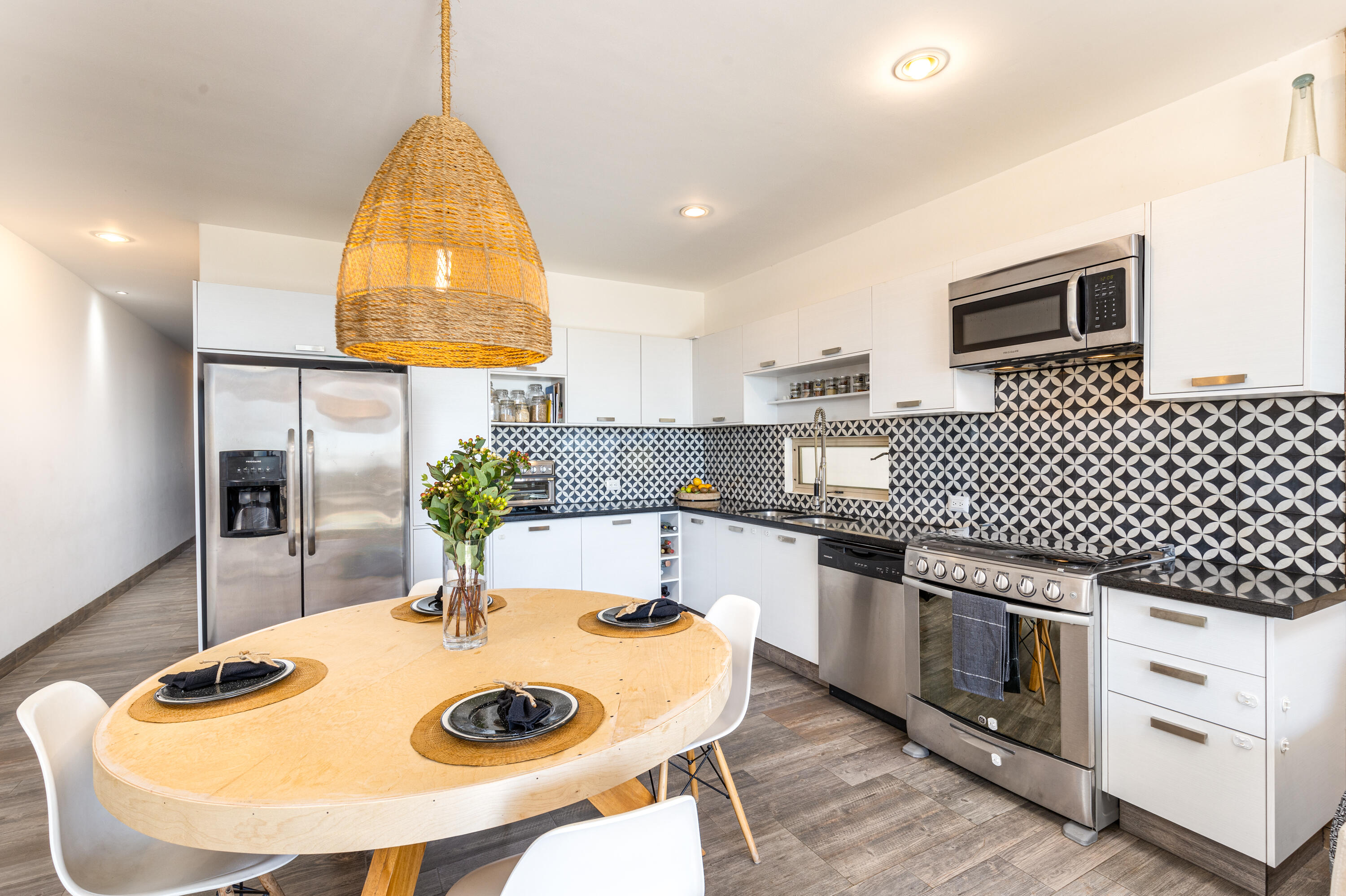 MLS #24-5630 image #1