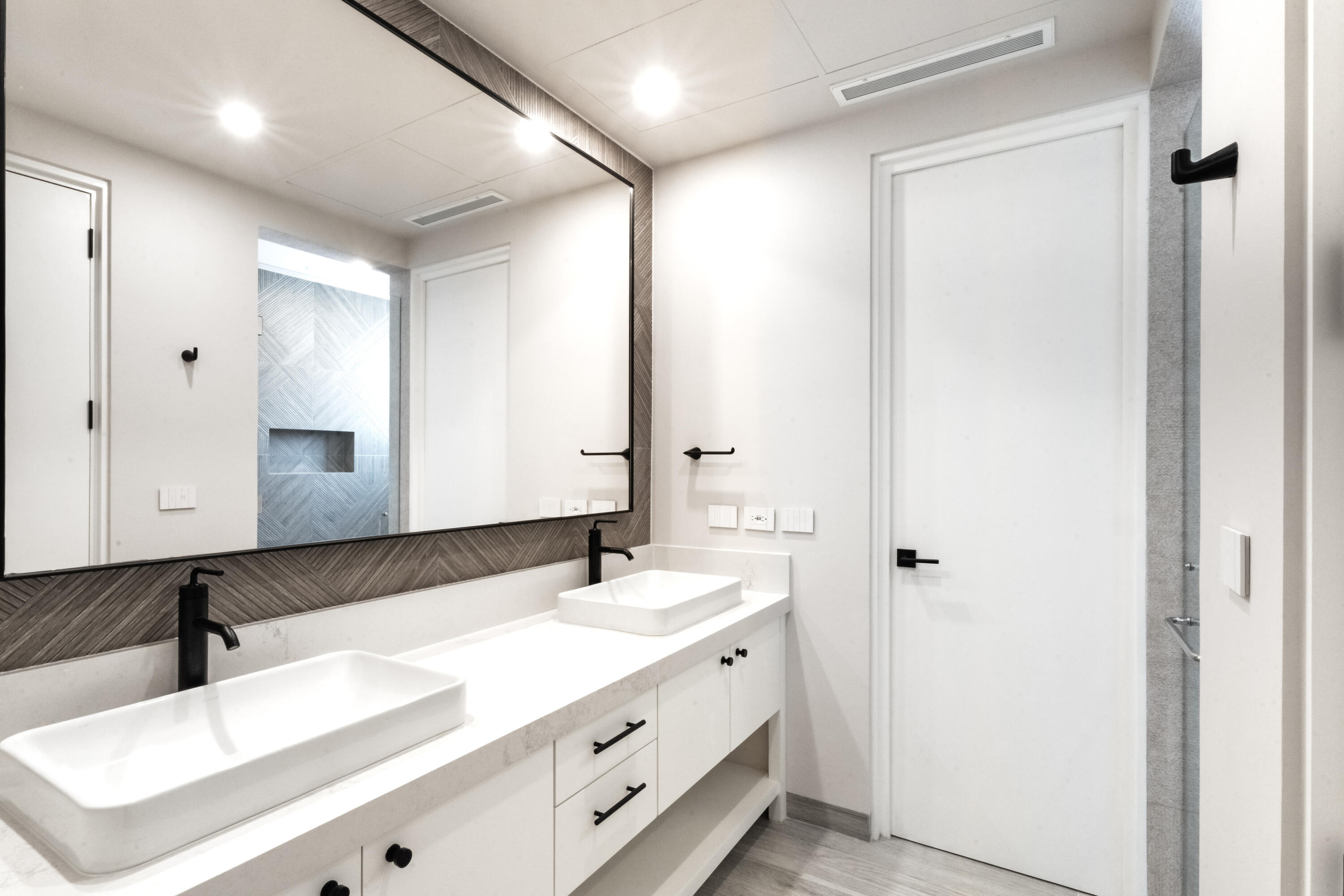 MLS #25-1169 image #40