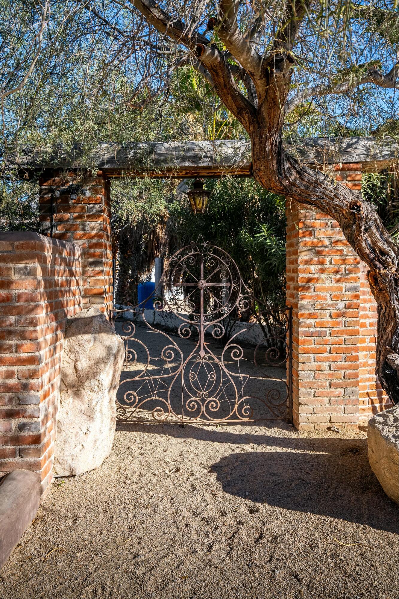 MLS #25-1400 image #17