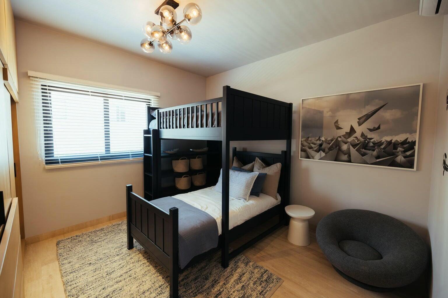 MLS #25-1952 image #12