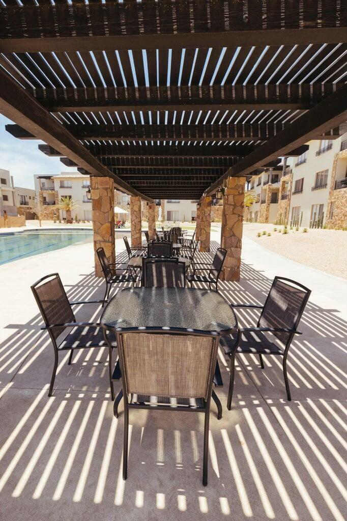 MLS #25-1952 image #47