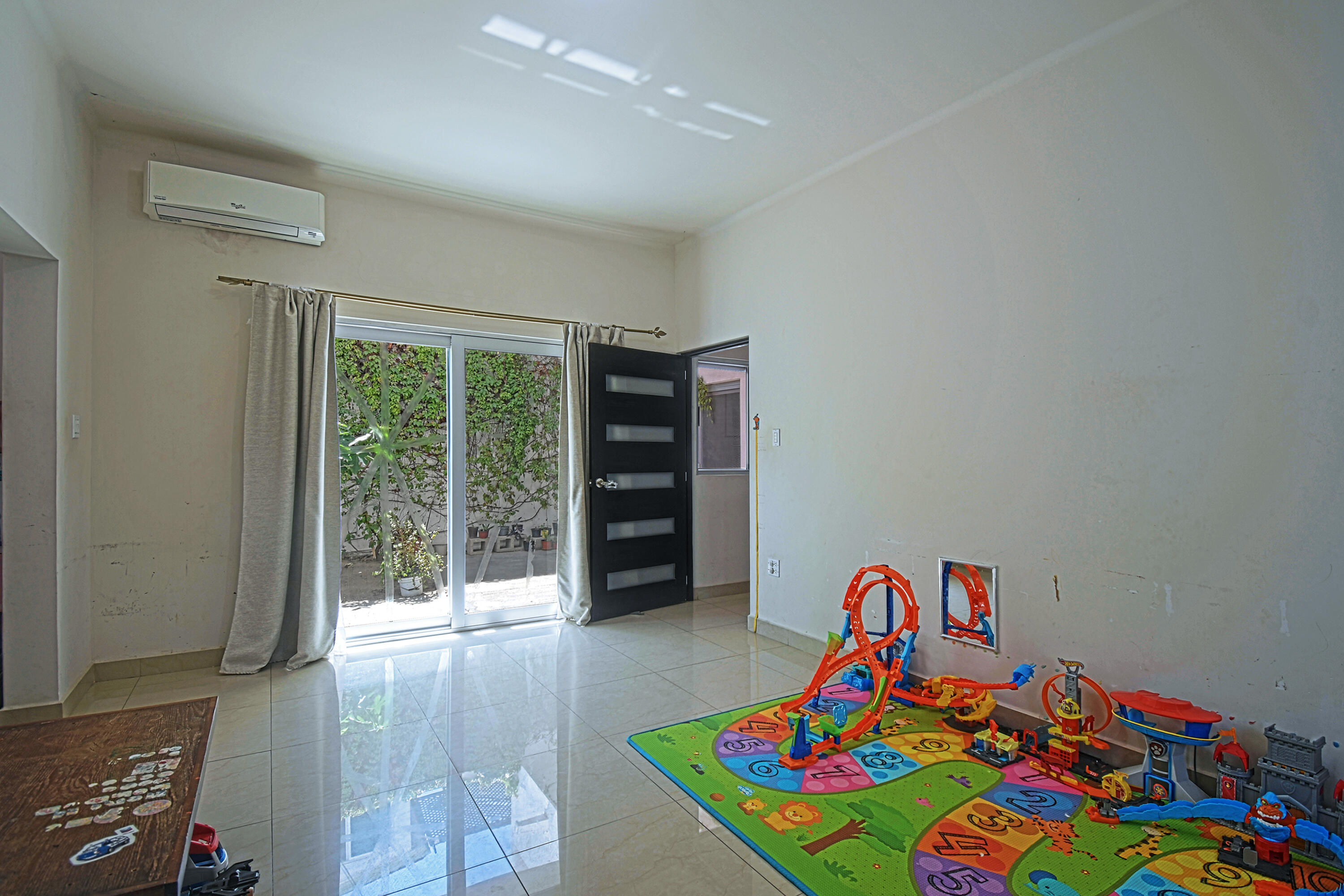 MLS #25-1989 image #10