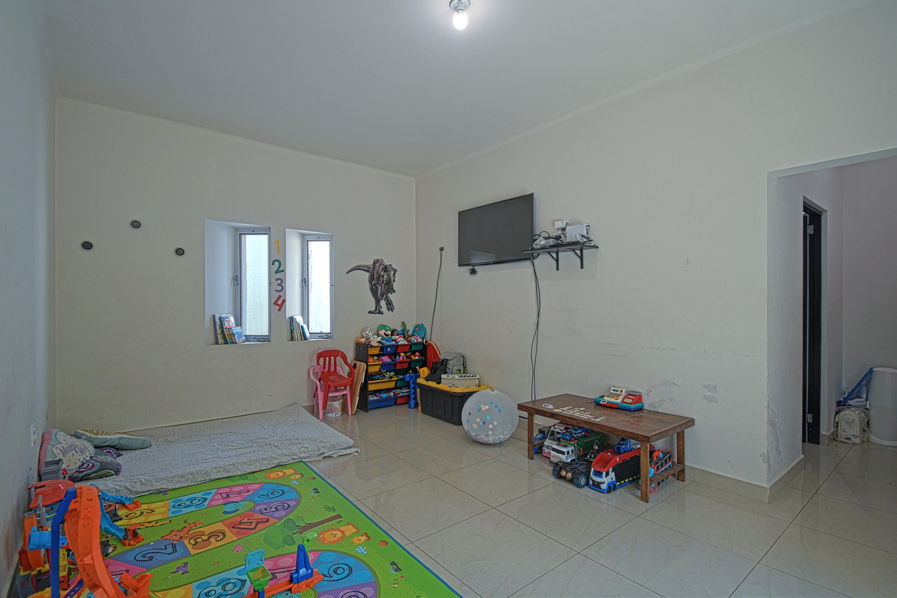 MLS #25-1989 image #9