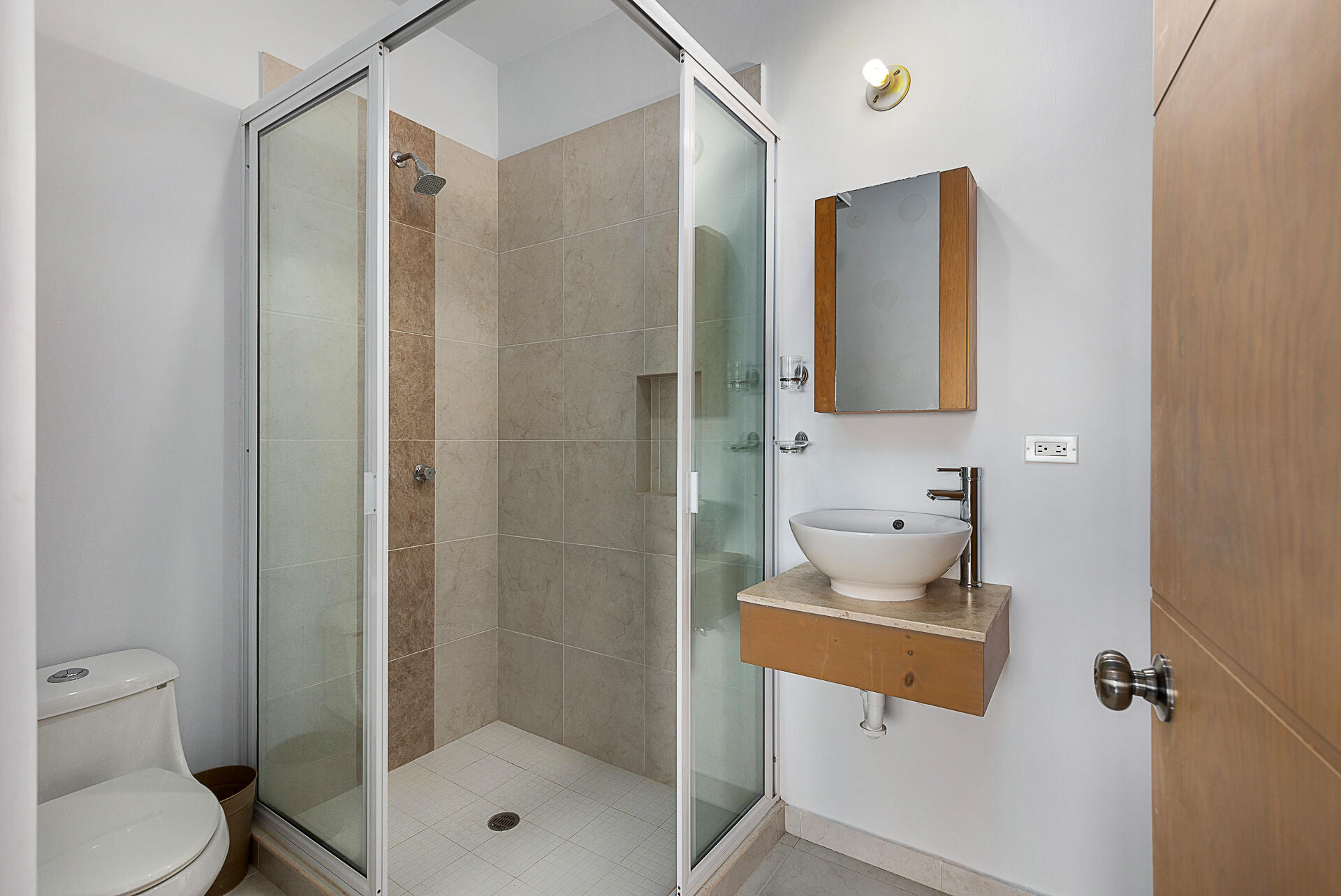 MLS #25-2004 image #9