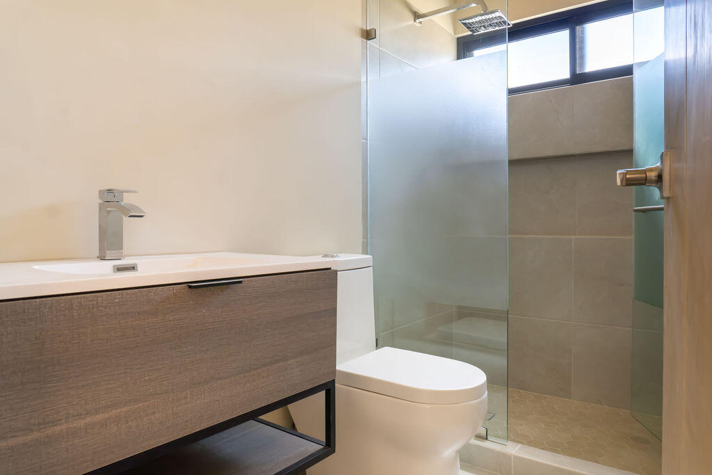 MLS #25-2060 image #10