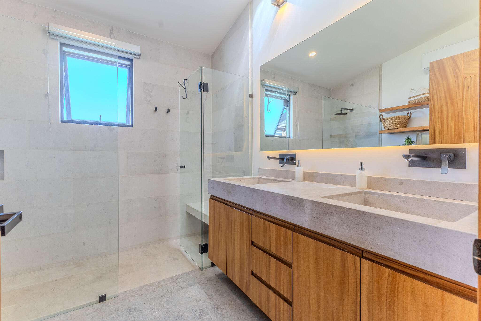 MLS #25-2067 image #46