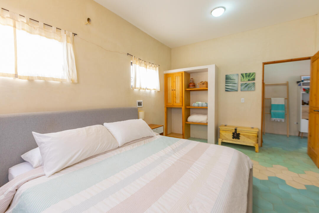 MLS #25-2143 image #13