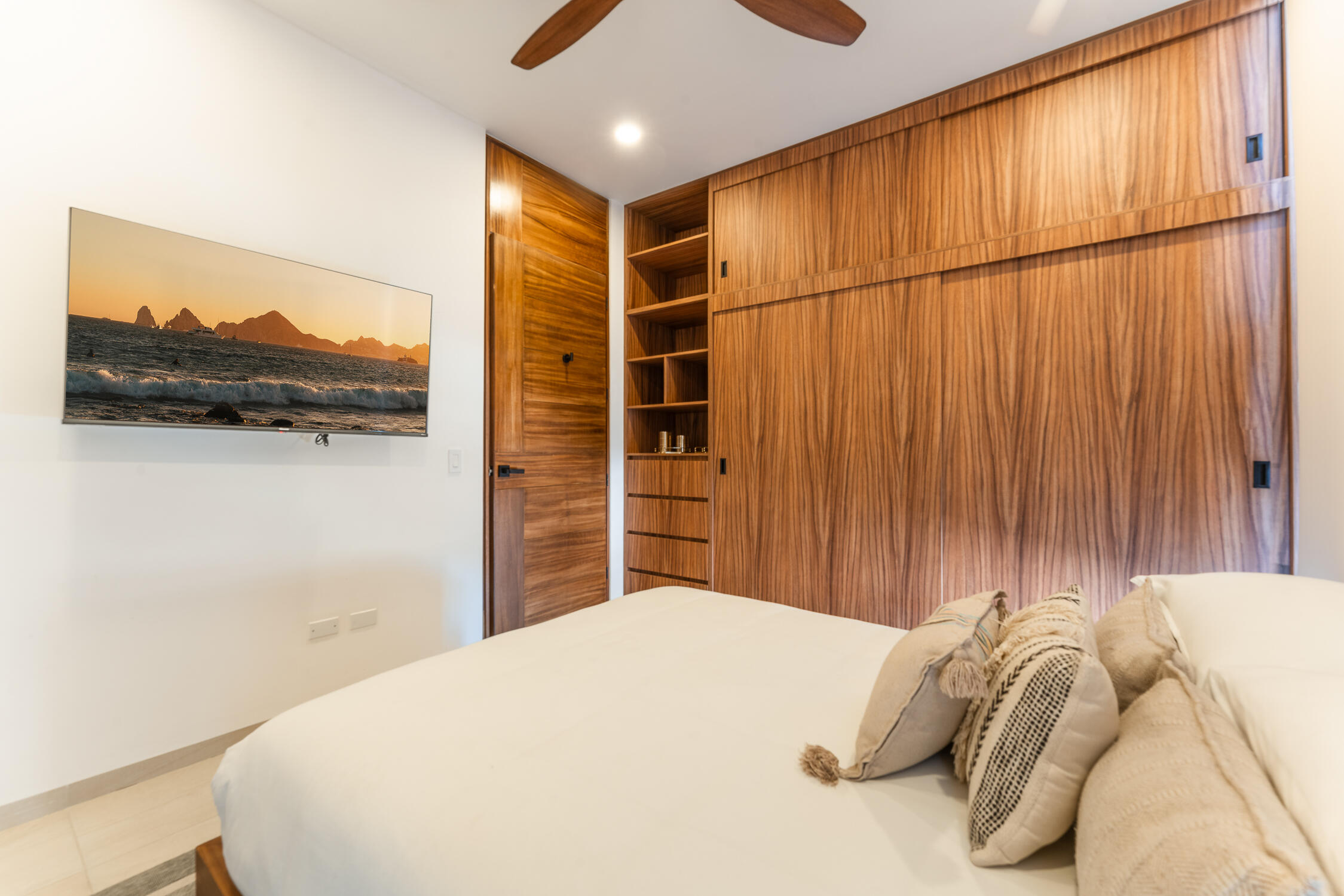 MLS #25-2148 image #17