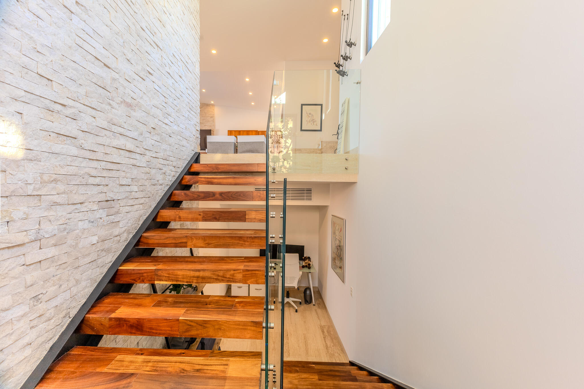 MLS #25-2182 image #34