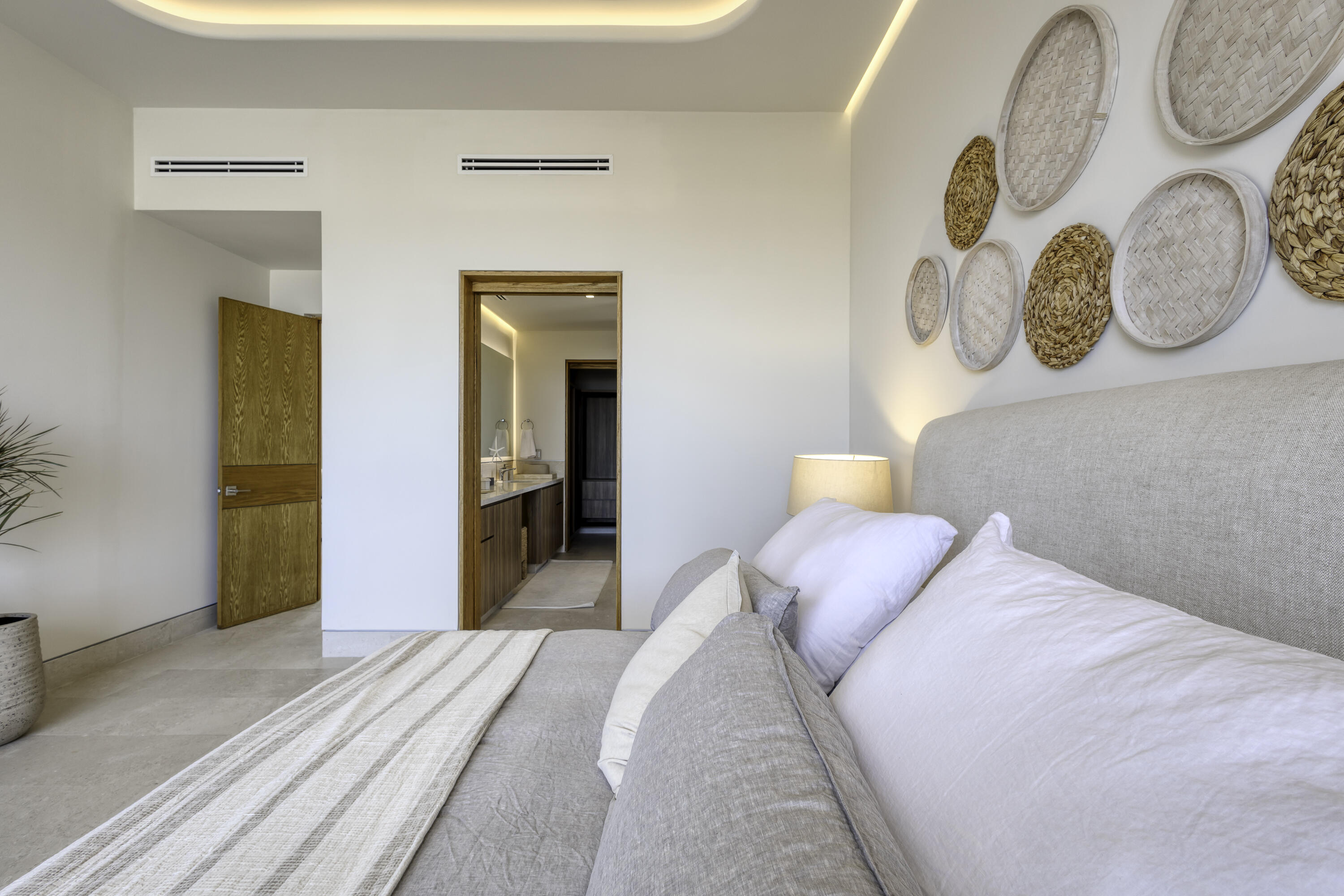 MLS #25-2209 image #43