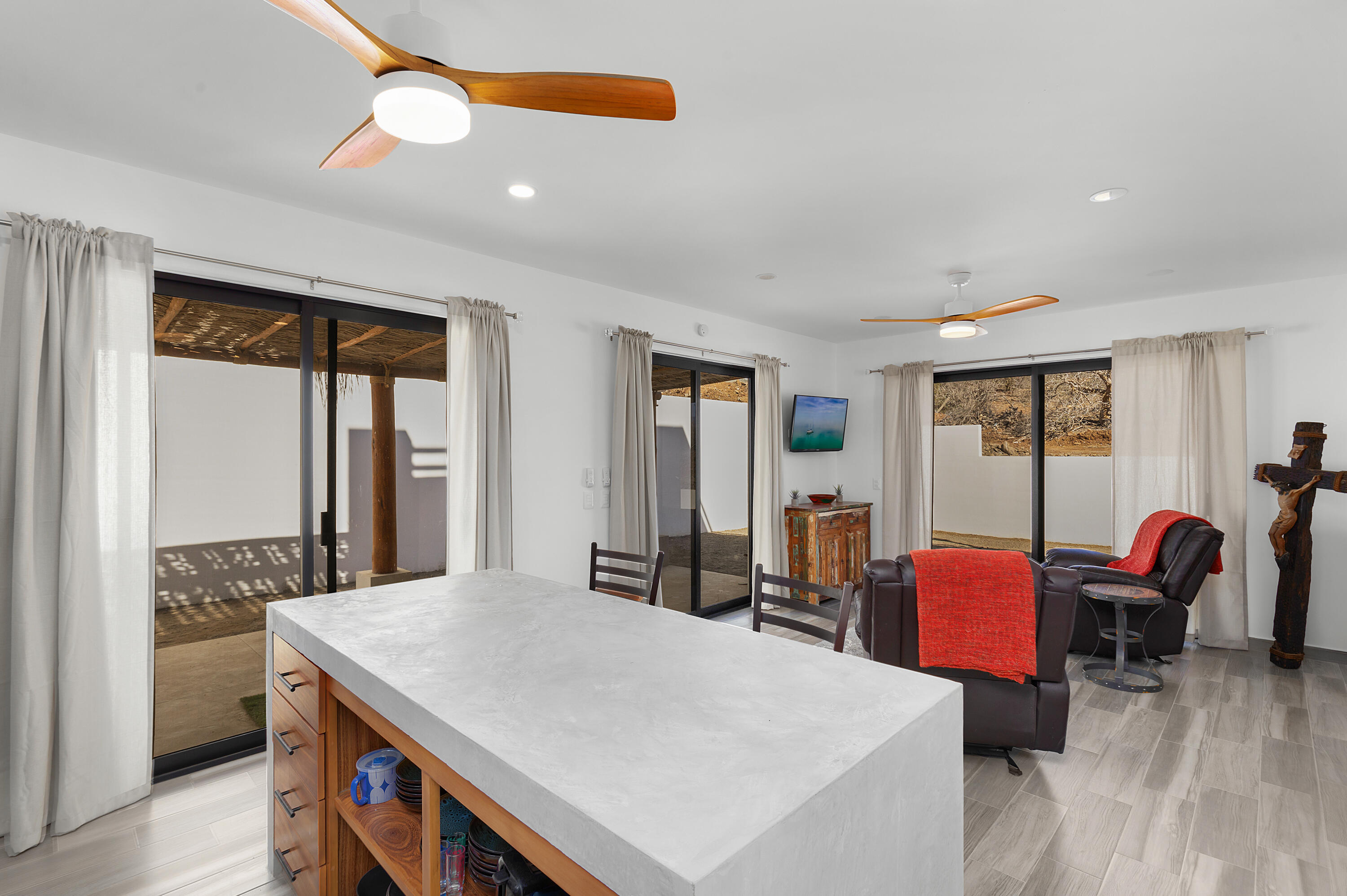 Calicora Vistasol 8 Pacific BCS MLS #25-249 43 MLS #25-249 image #2