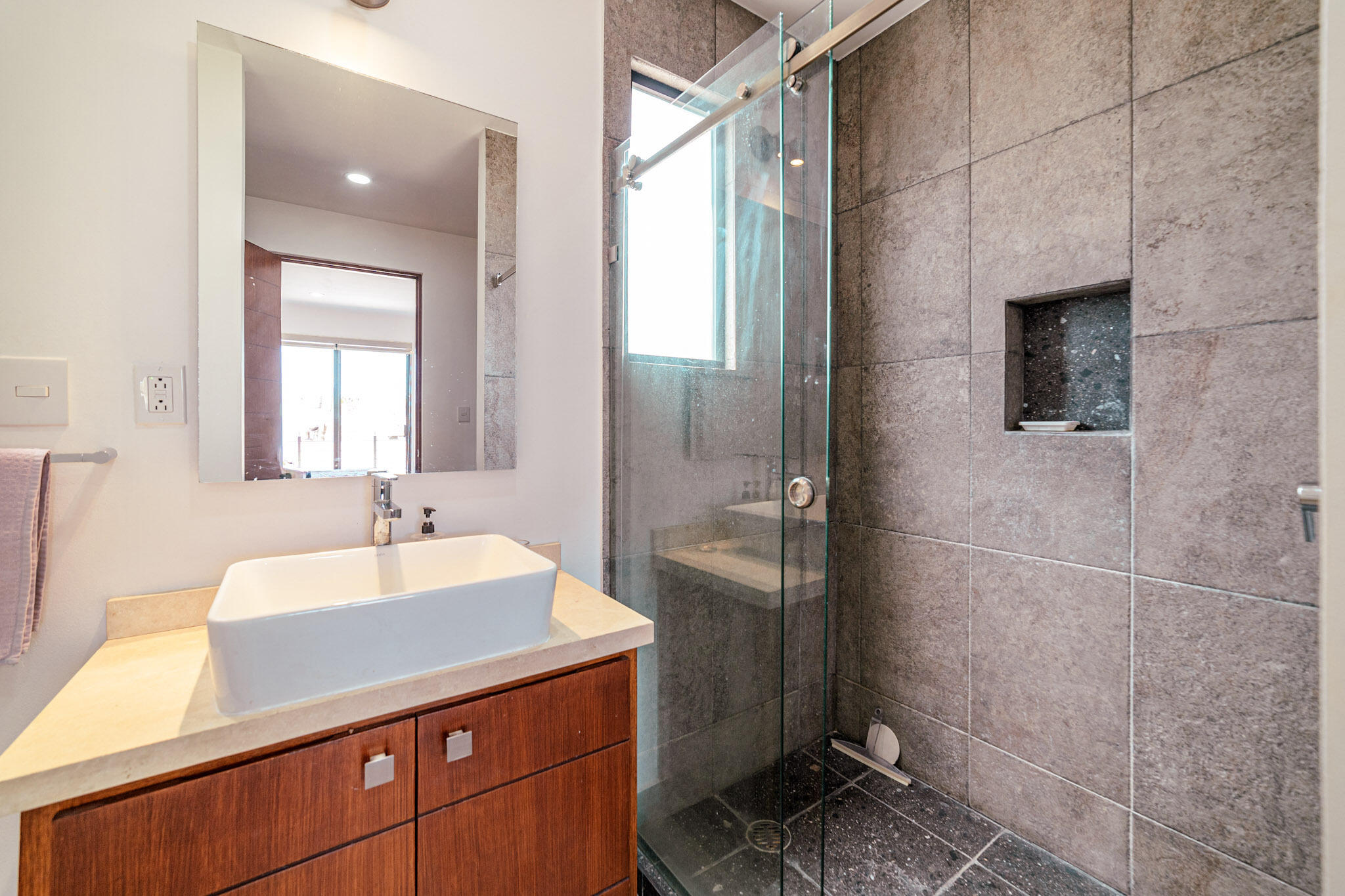 MLS #25-2504 image #27