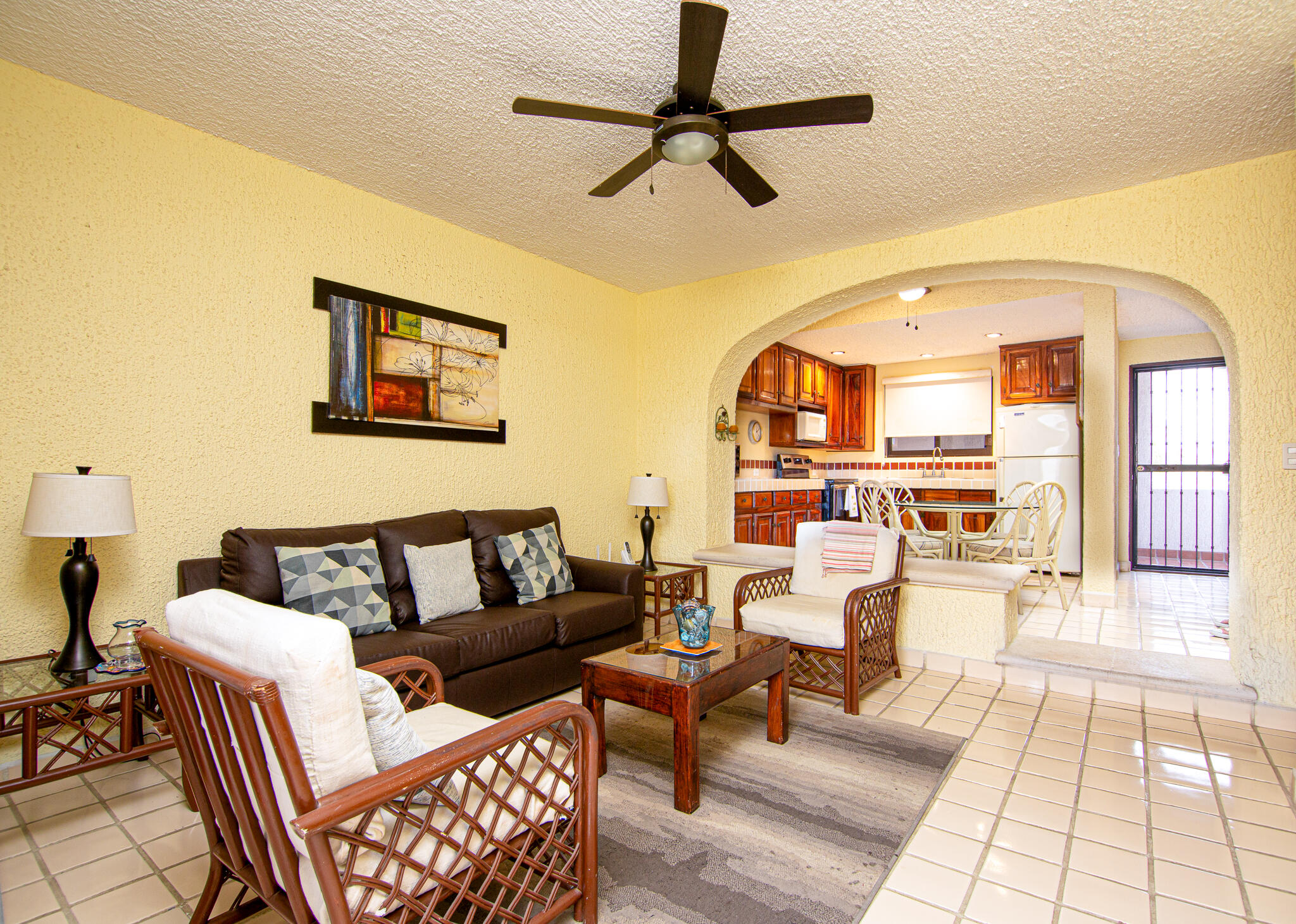 MLS #25-2565 img 2