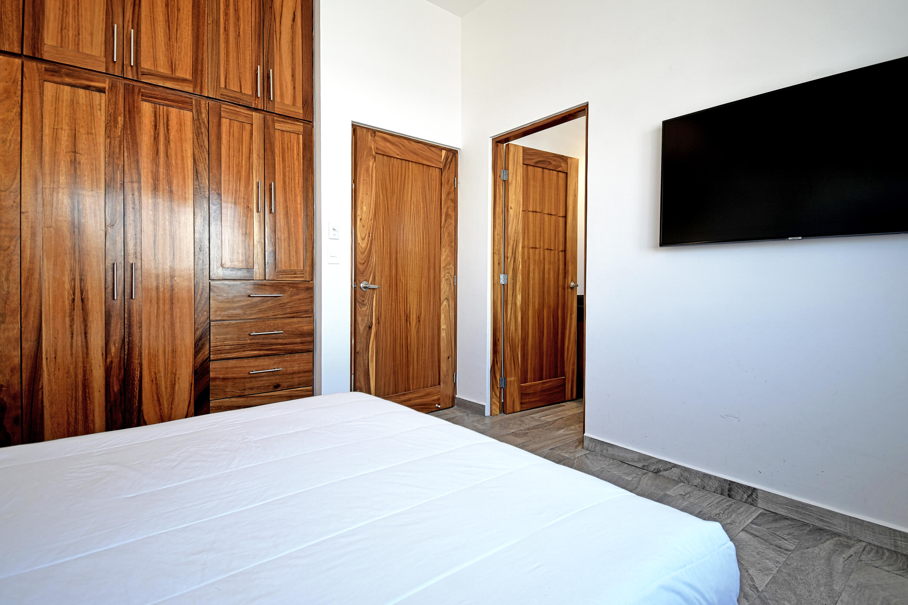 MLS #25-2954 image #19