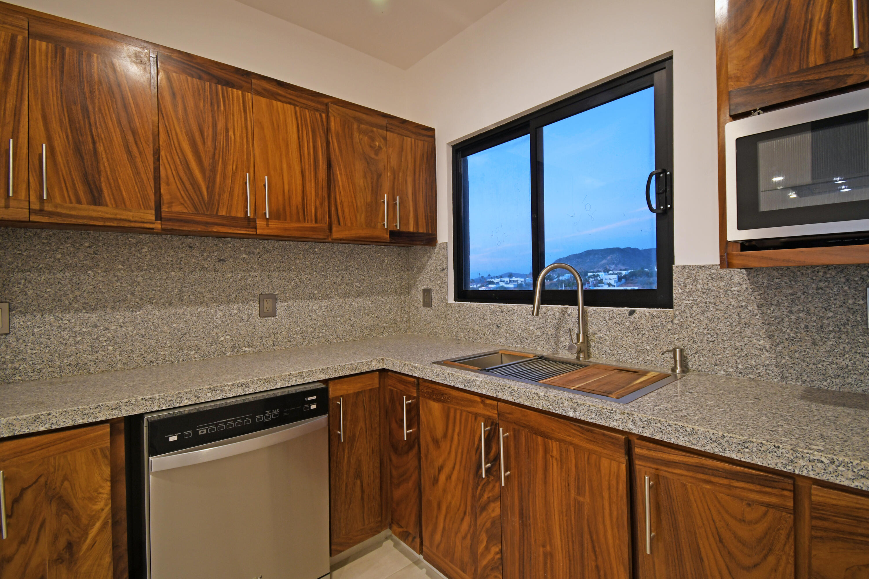 MLS #25-3466 image #12