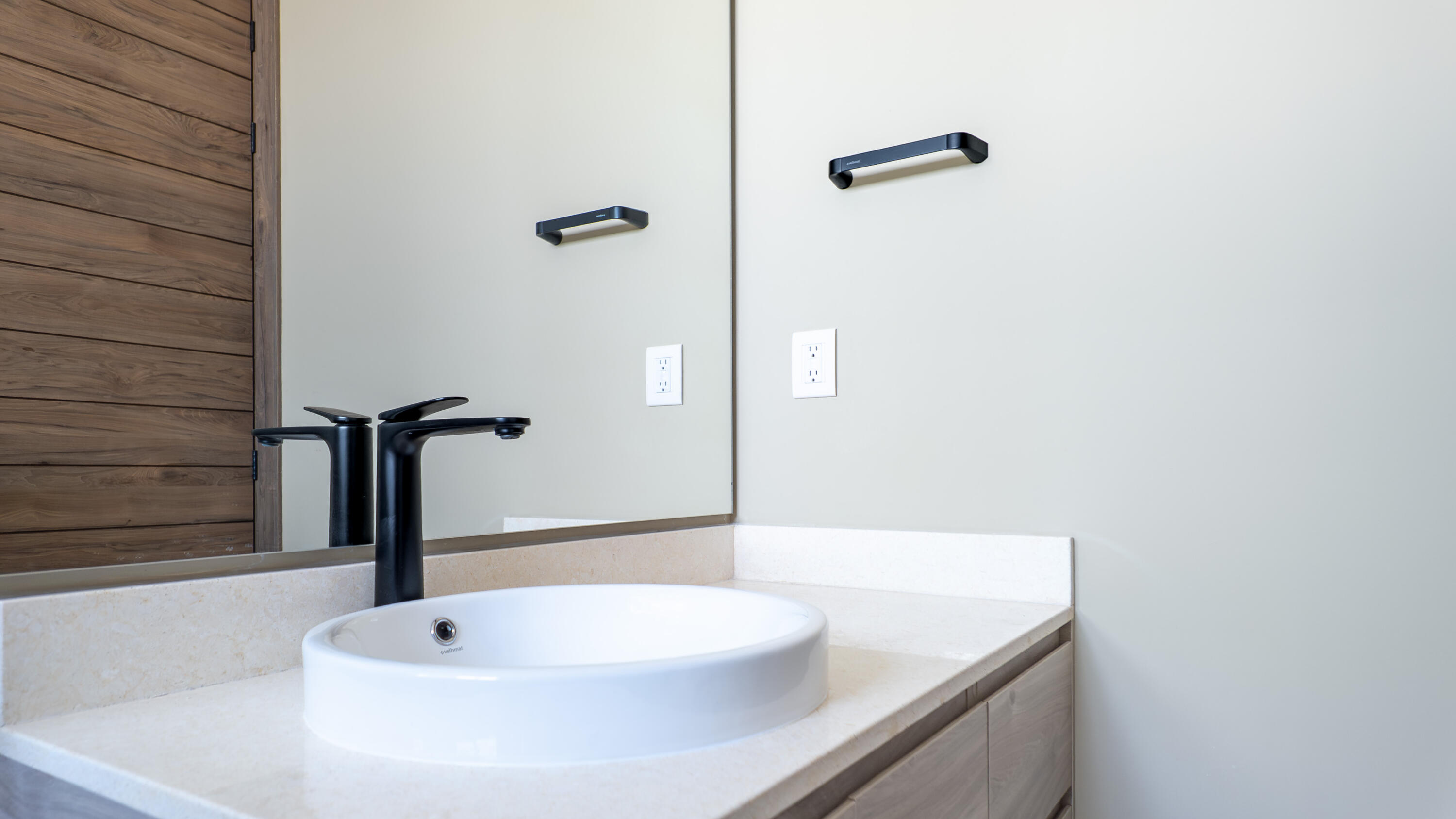 MLS #25-3889 image #20