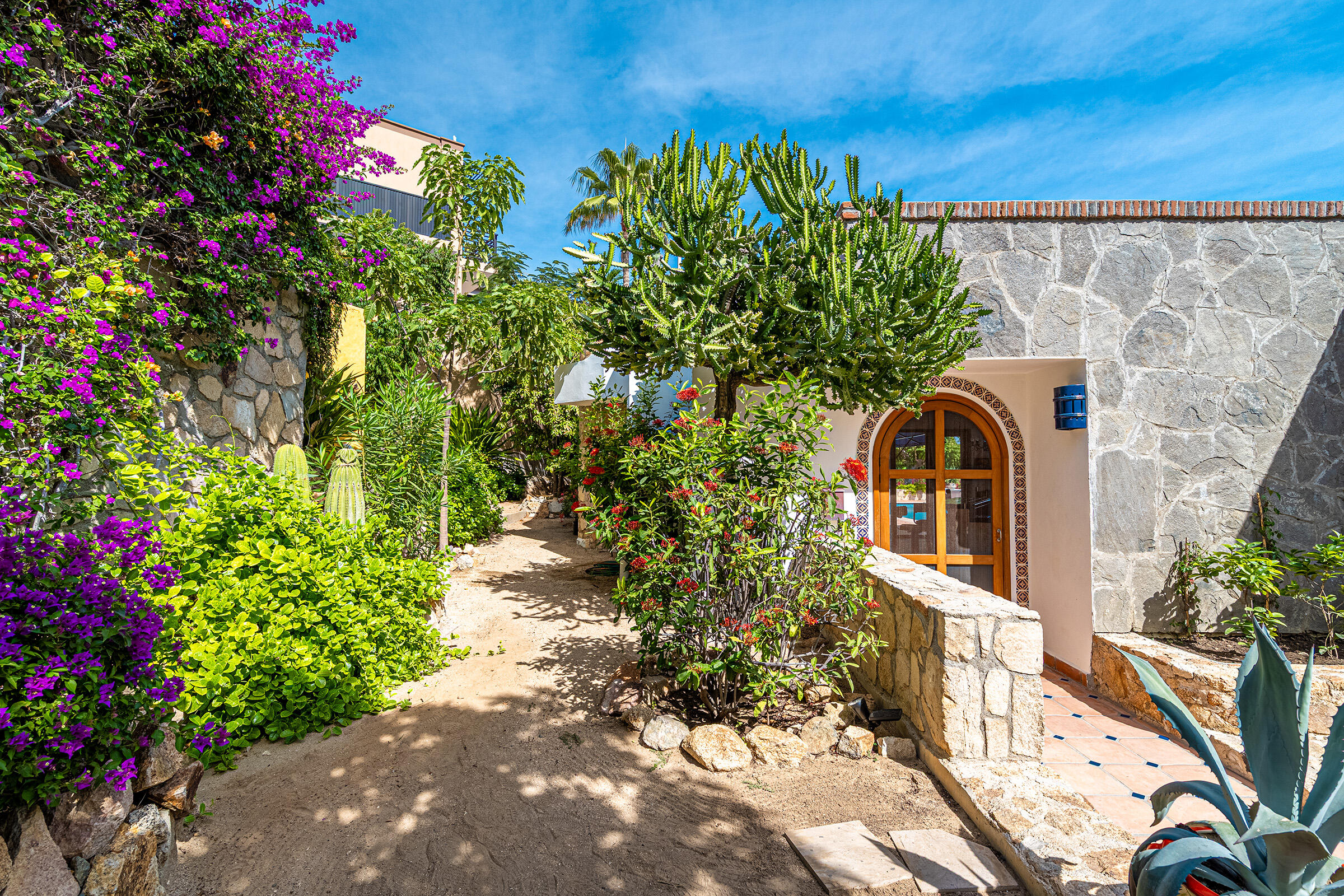 MLS #25-5276 image #1