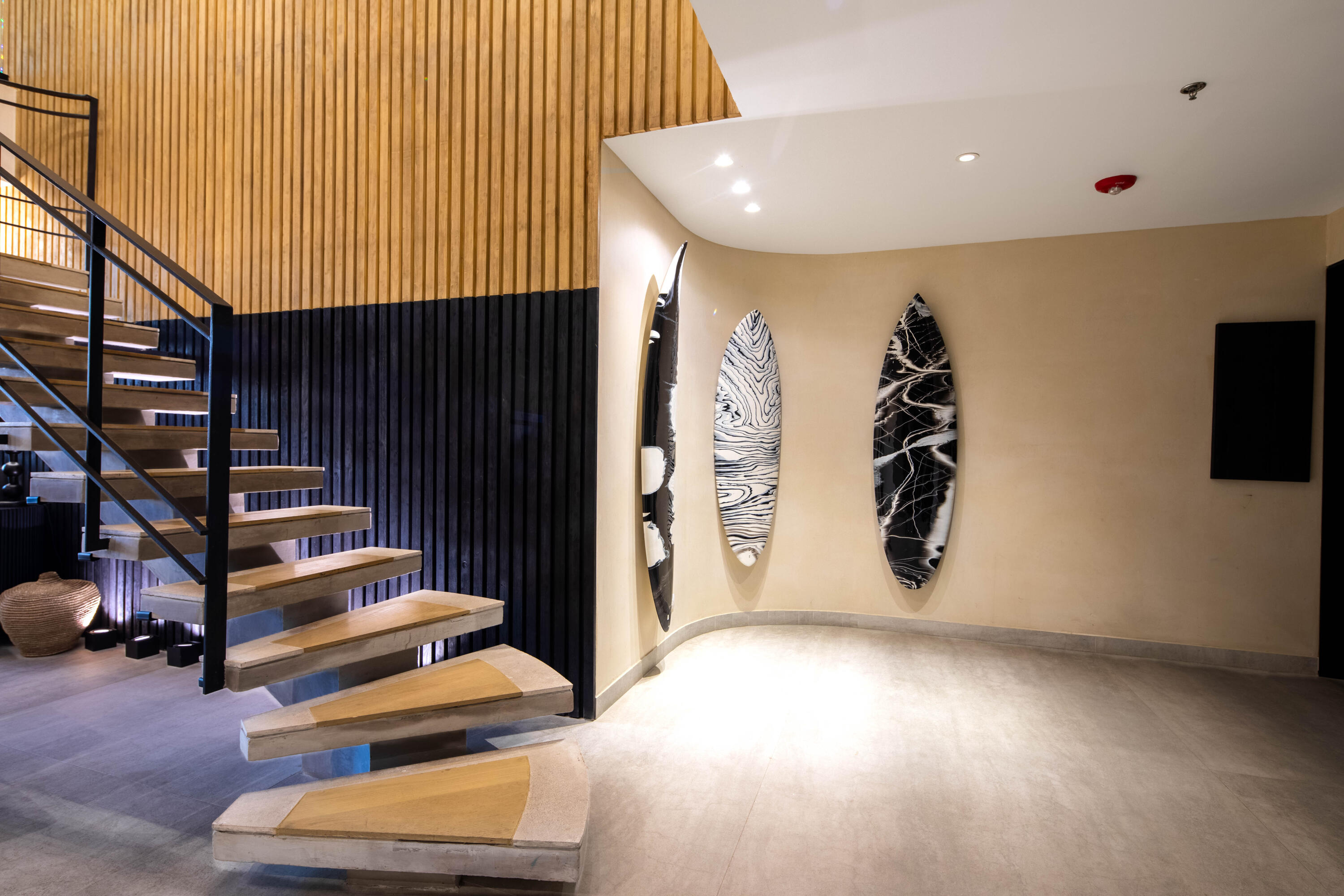 MLS #25-5325 image #2