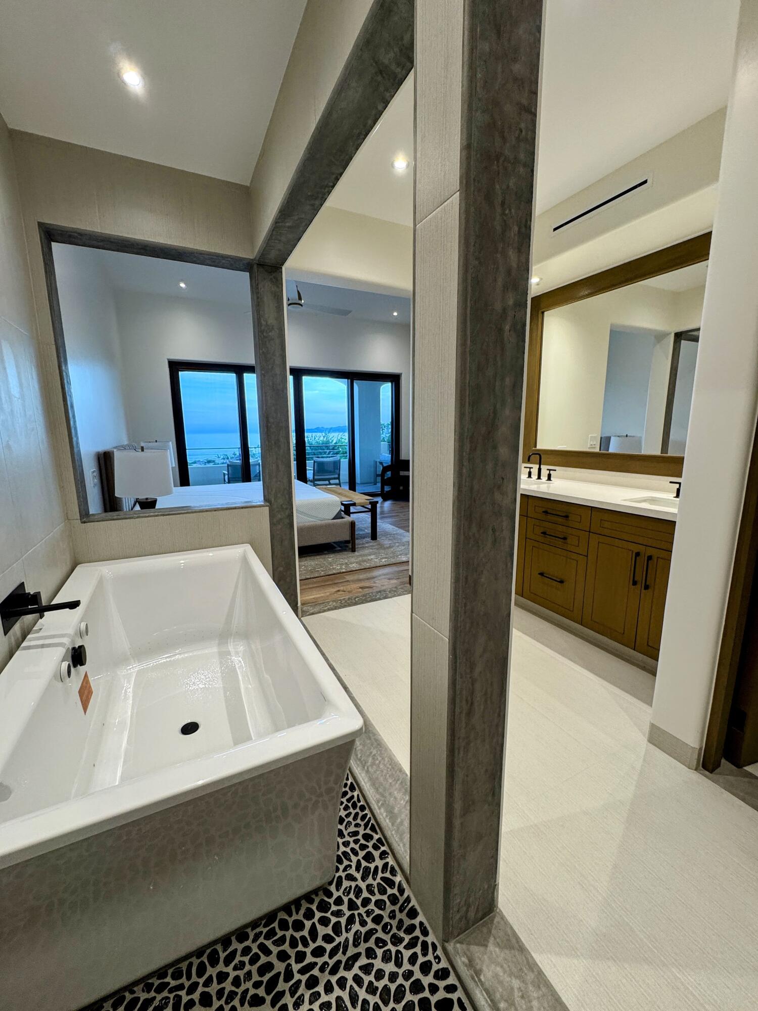 MLS #25-586 image #12