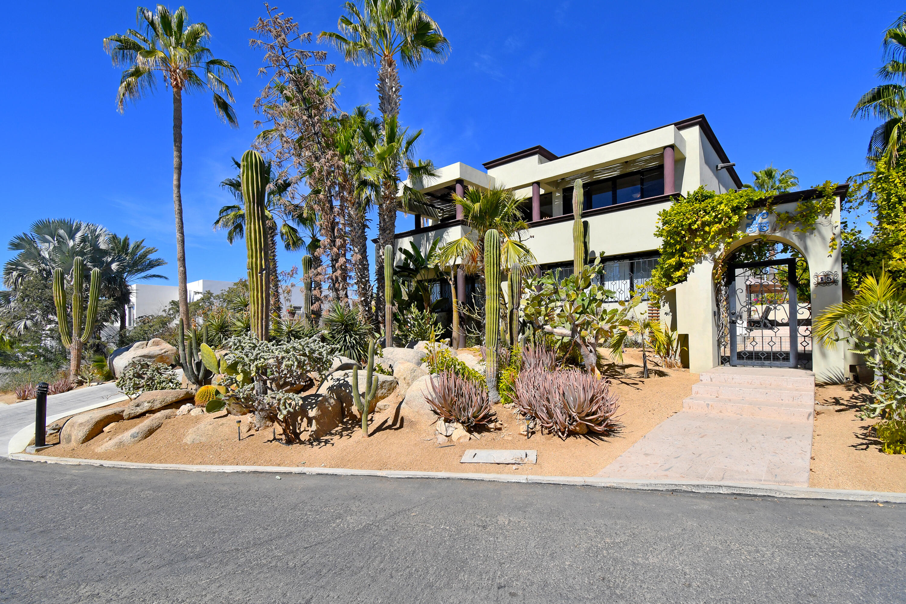 MLS #25-690 image #0