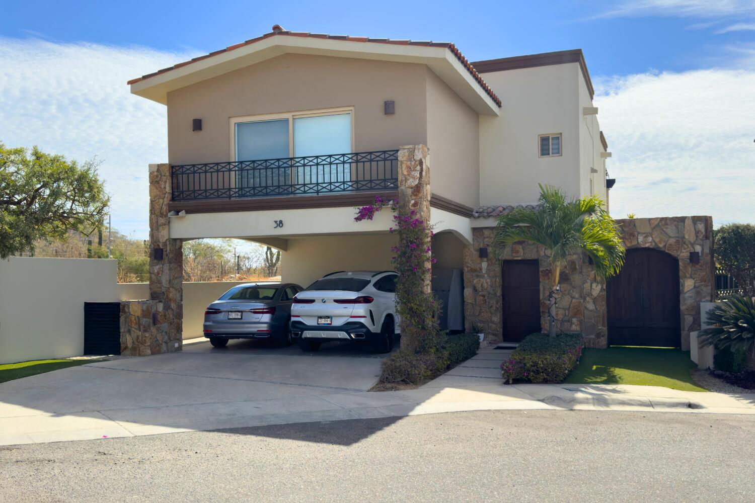 MLS #25-703 image #0