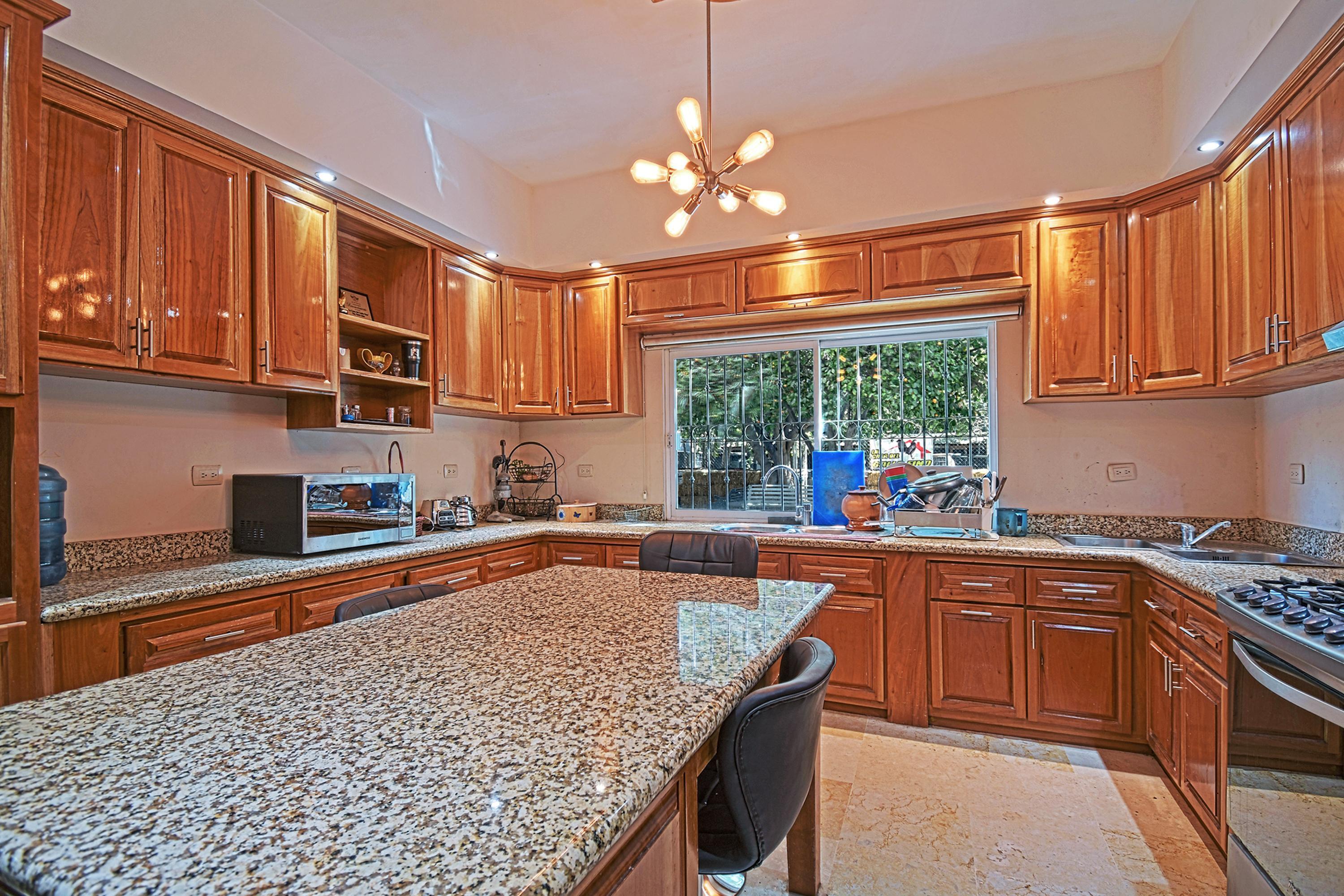 MLS #25-850 image #8