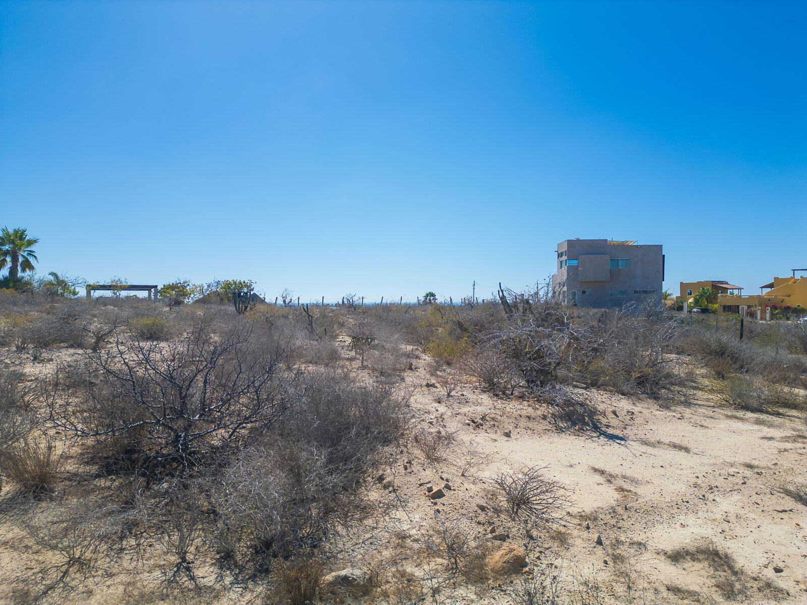 MLS #25-852 img 2