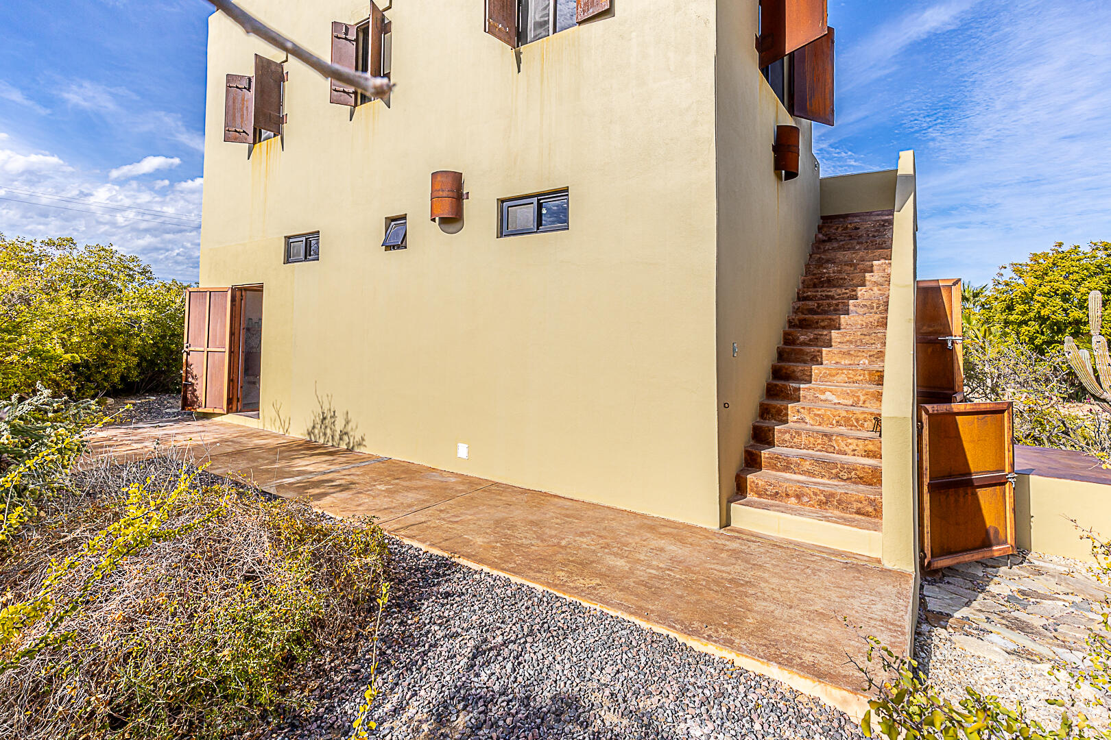 MLS #25-876 image #2