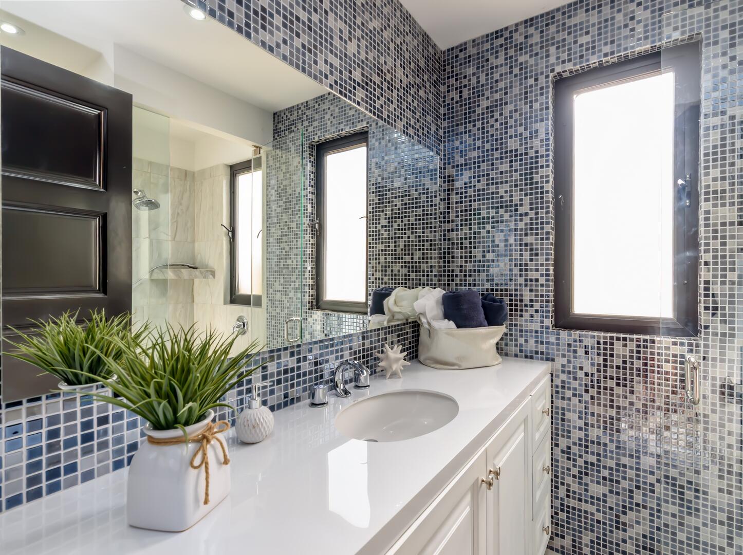 MLS #25-948 image #12