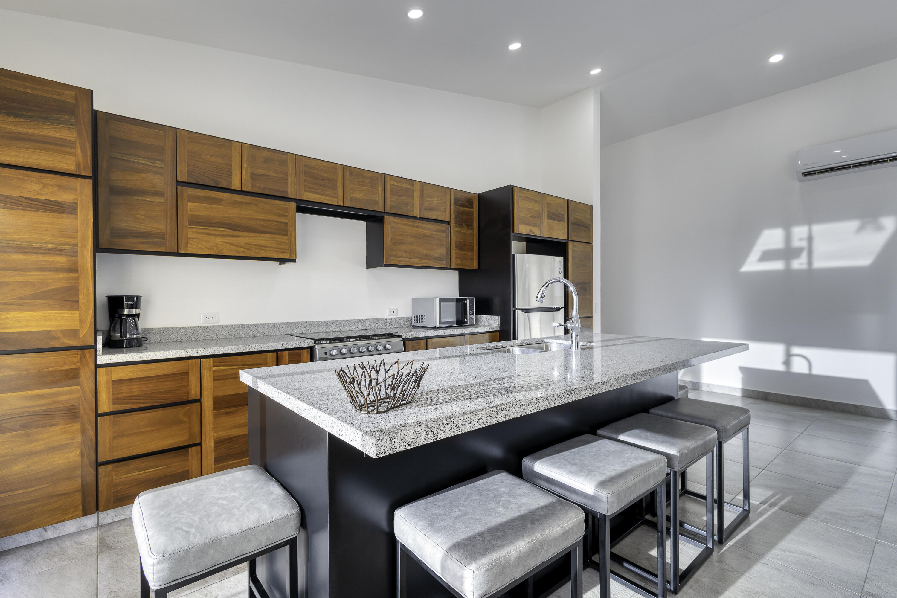 MLS #25-990 image #18