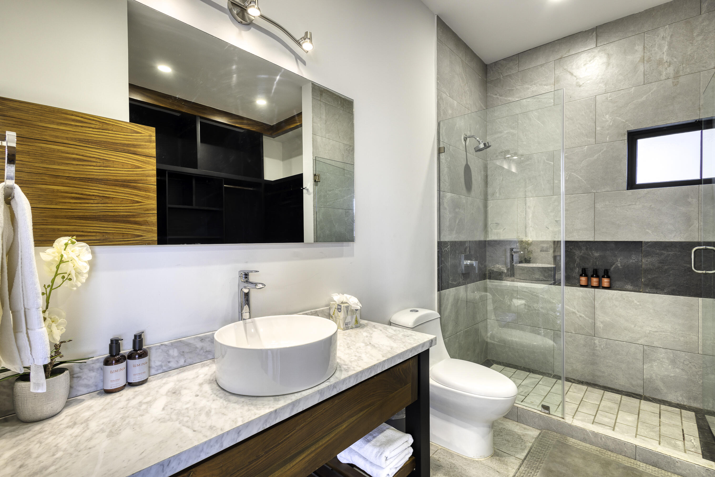 MLS #25-990 image #20