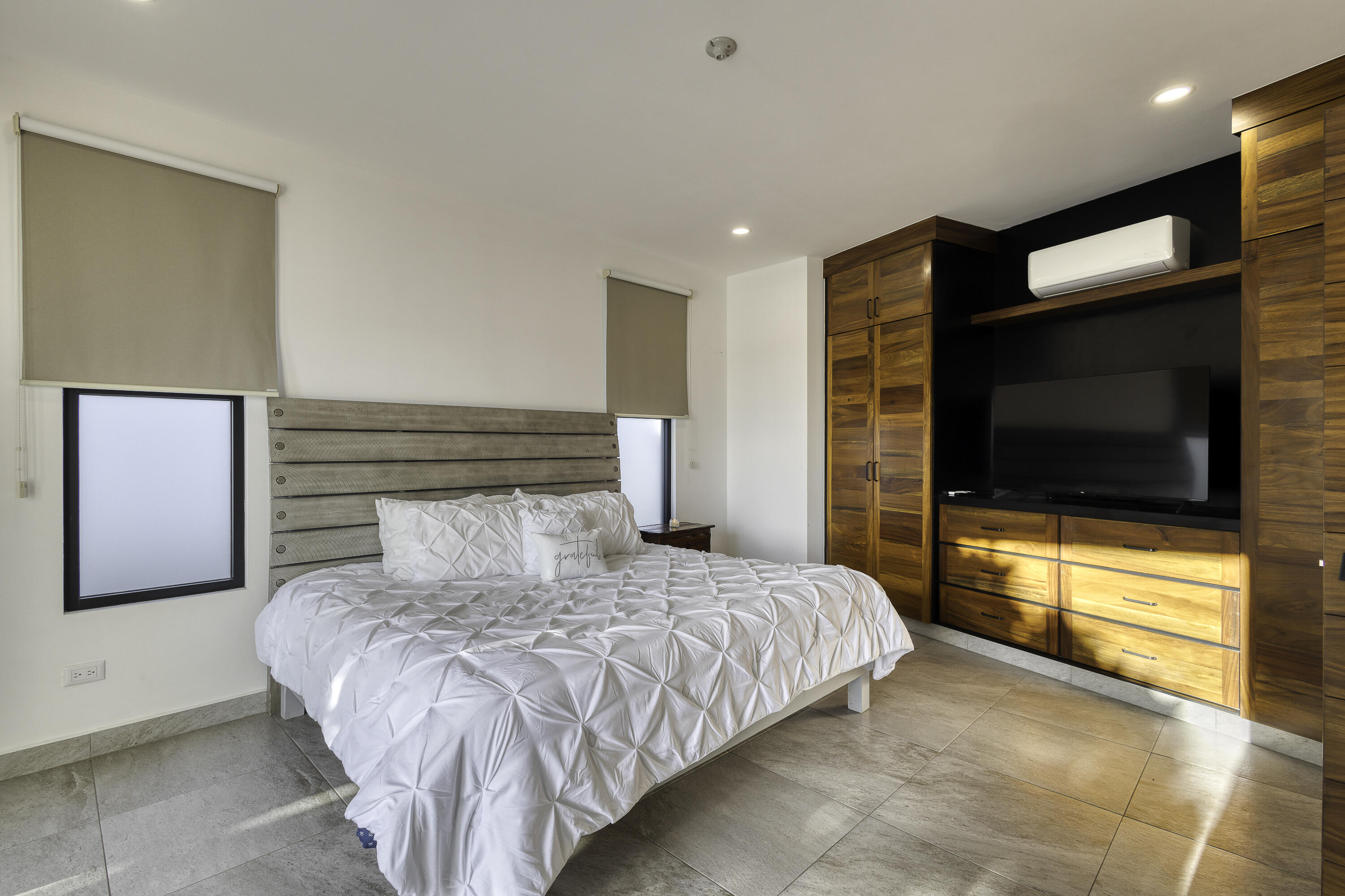 MLS #25-990 image #9