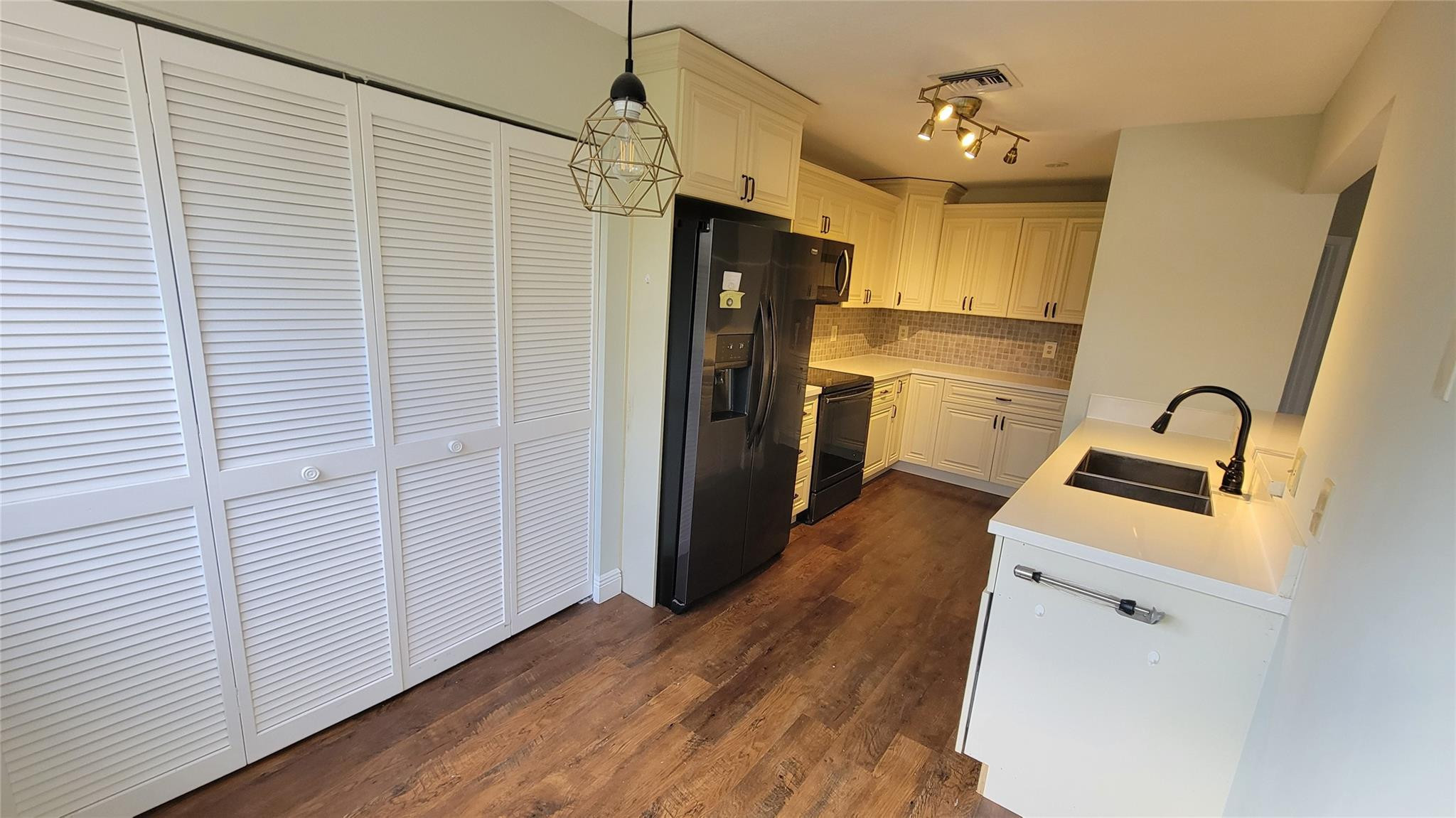 MLS #F10546657 image #10