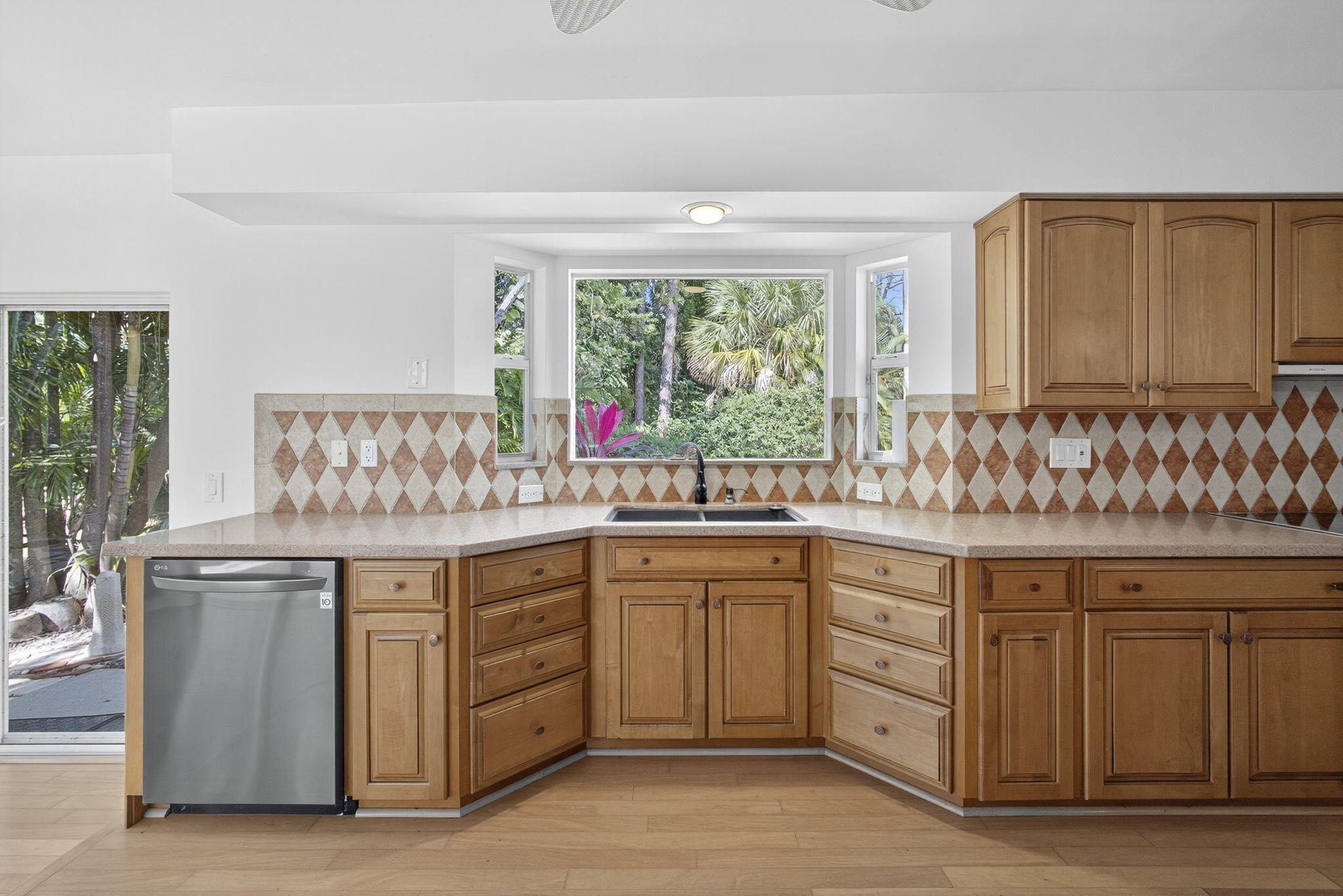 MLS #R11136643 image #15