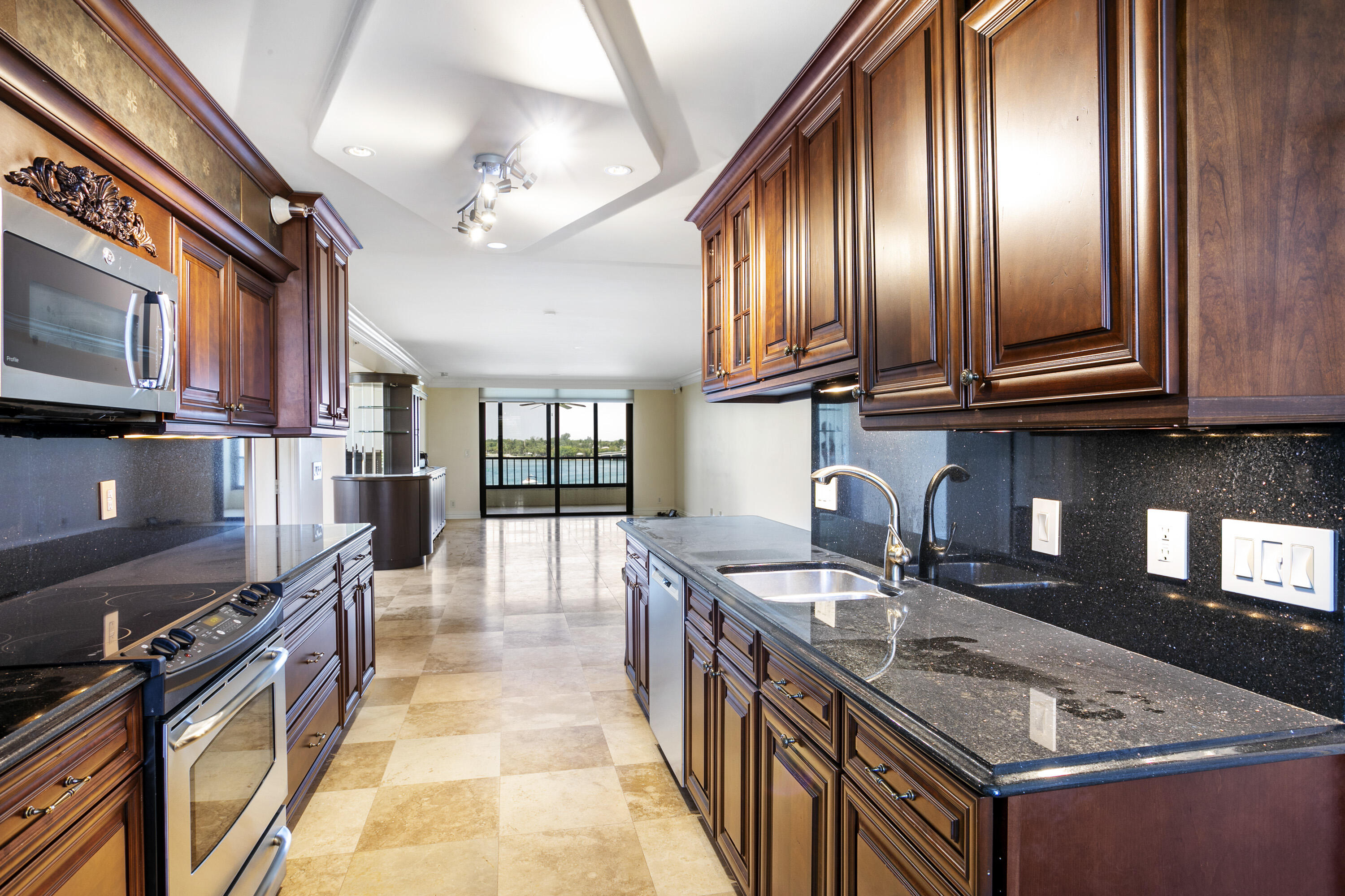 MLS #R11138390 image #8