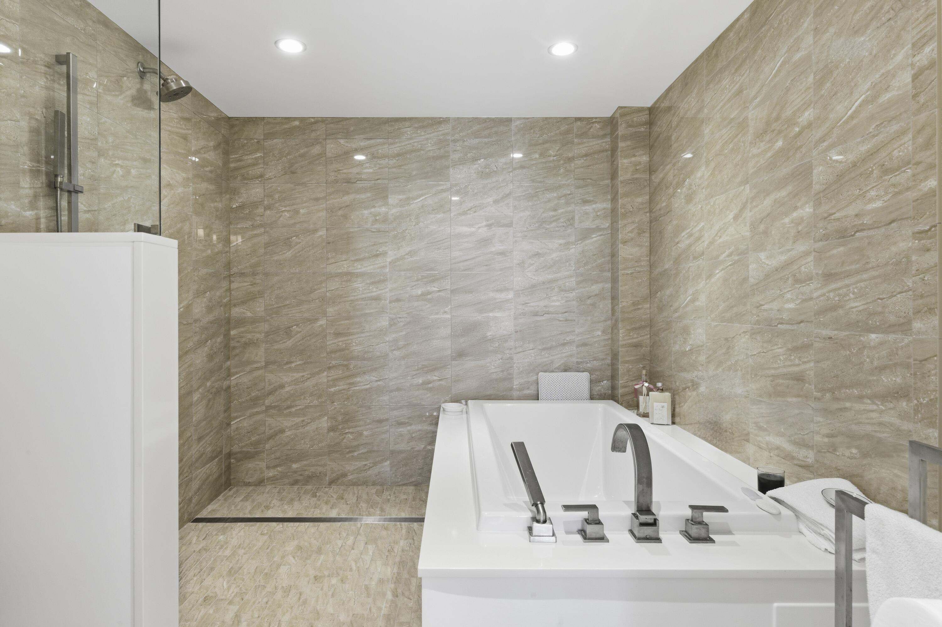 MLS #R11138485 image #32