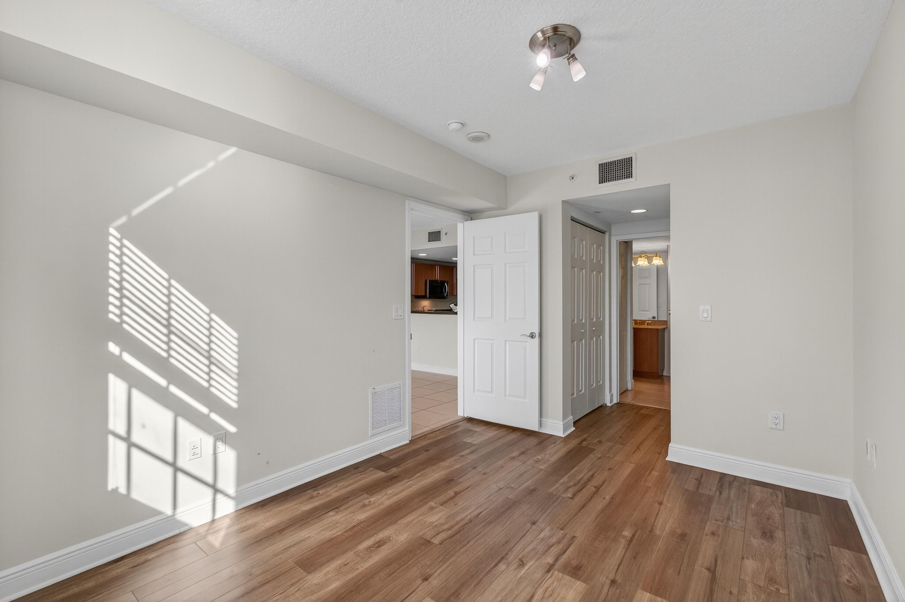 MLS #R11138657 image #30