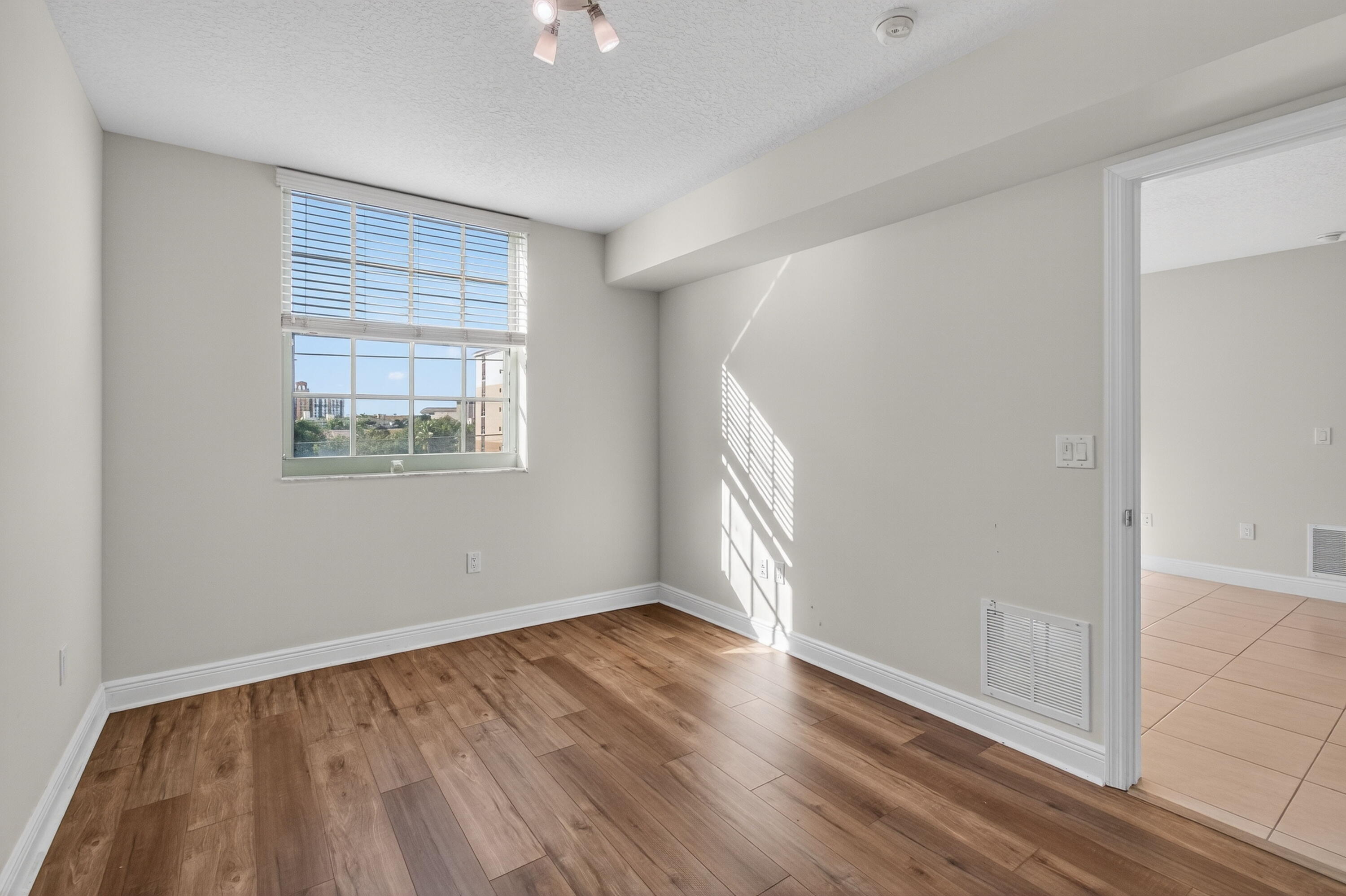 MLS #R11138657 image #43