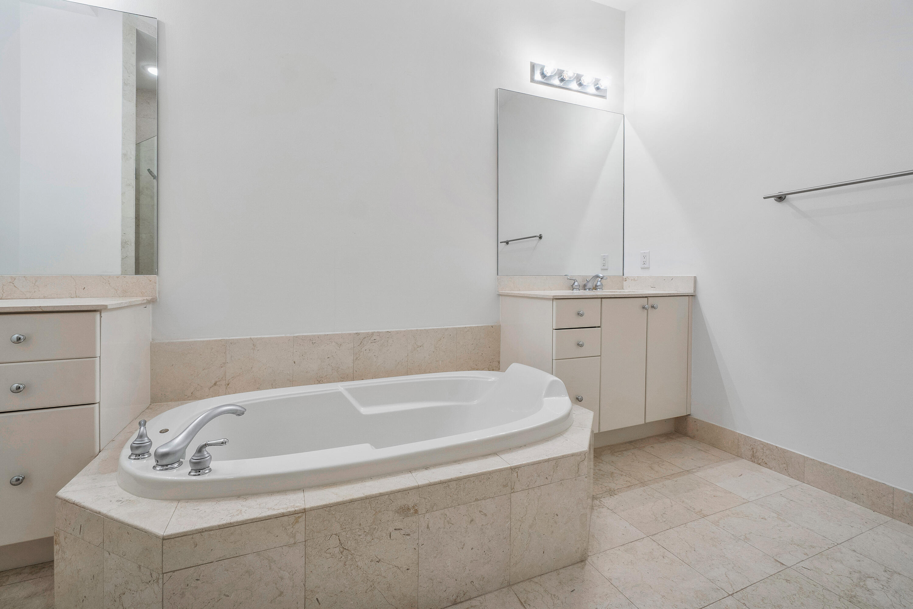 MLS #R11139476 image #17