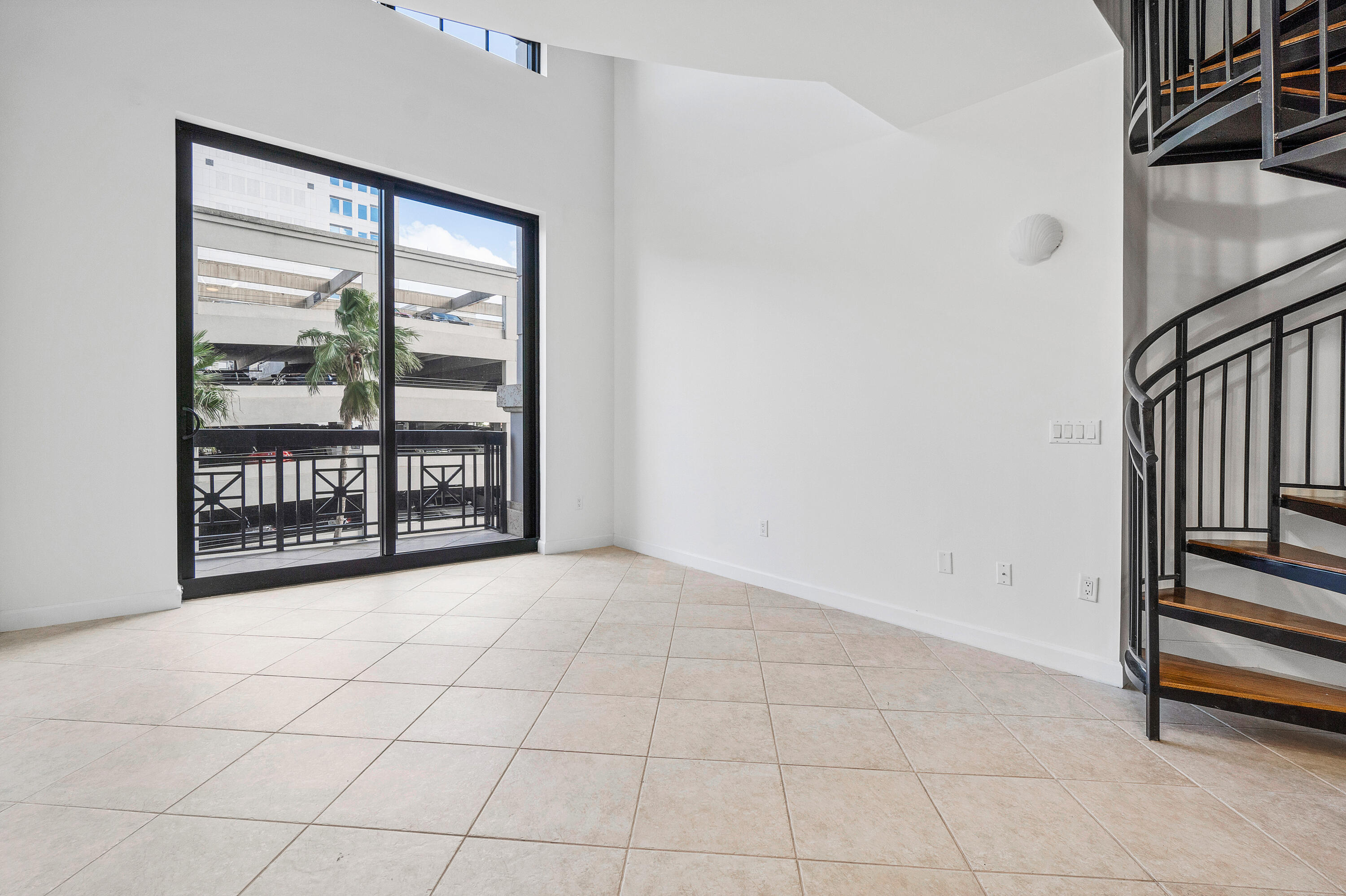 MLS #R11139476 image #3