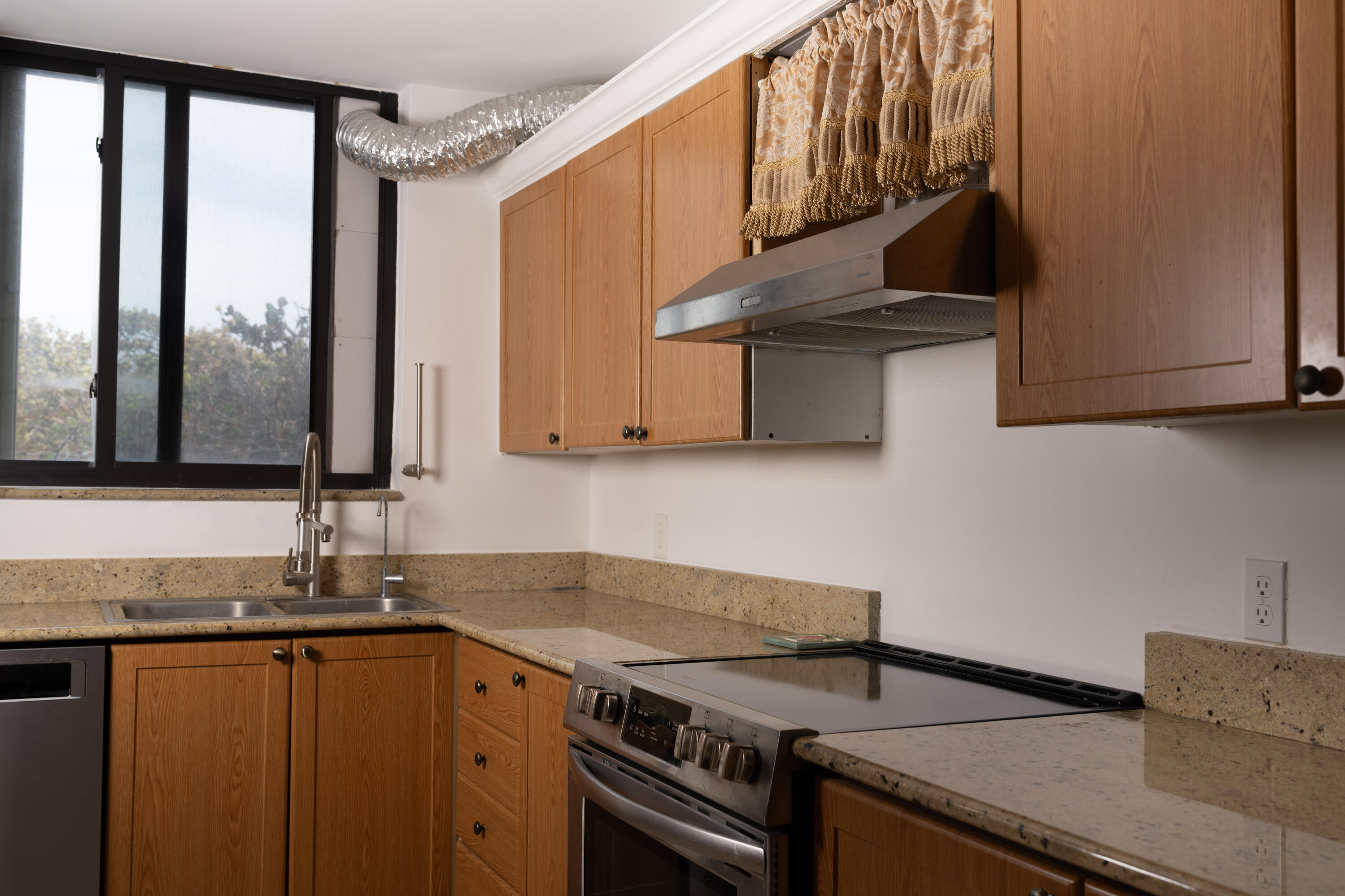 MLS #R11139932 image #8