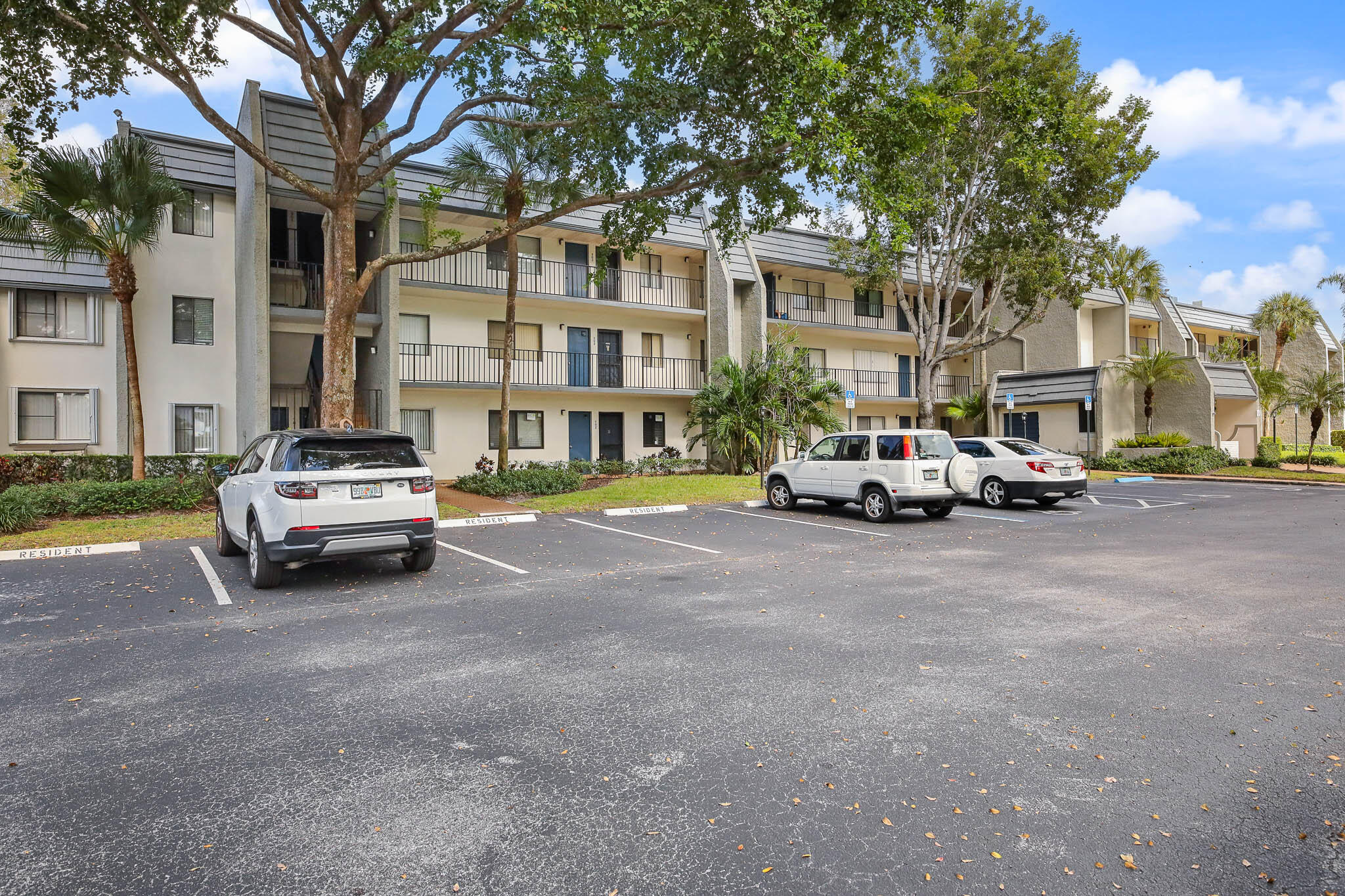 MLS #R11140091 image #1