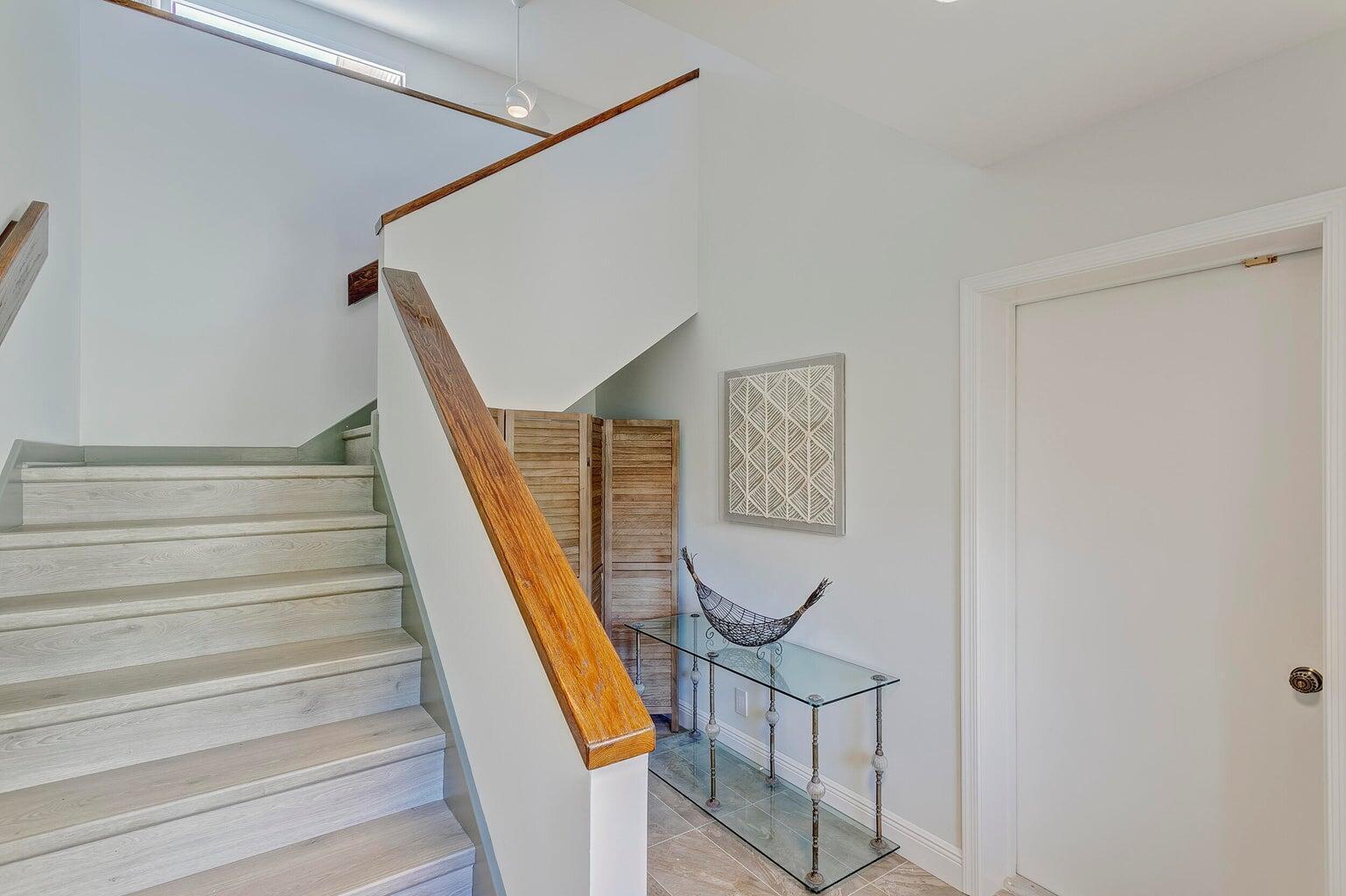 MLS #R11140092 image #2